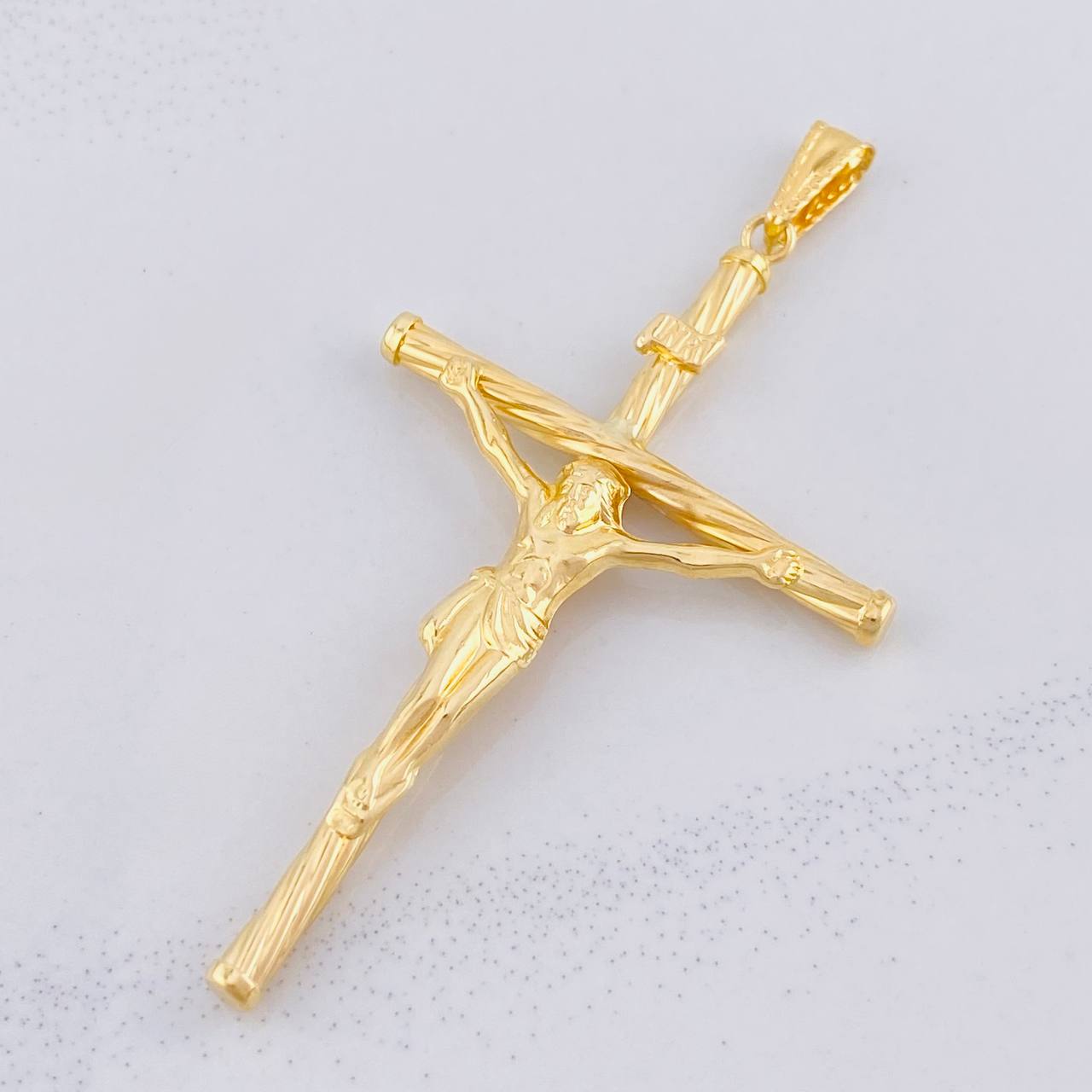 Dije Cruz Cristo 2.1g / 2 1/4 in Oro Amarillo 18K