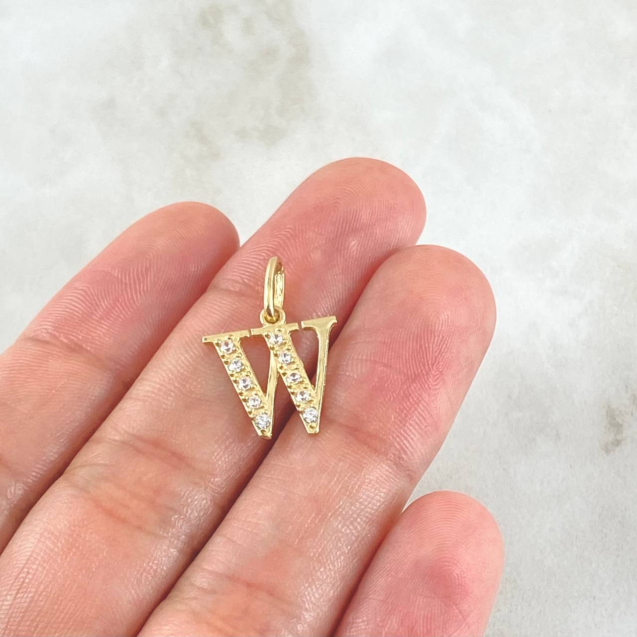Pendant Letter W Silhouette 1.05gr / 1.8cm / 0.7in / 18K Gold ©