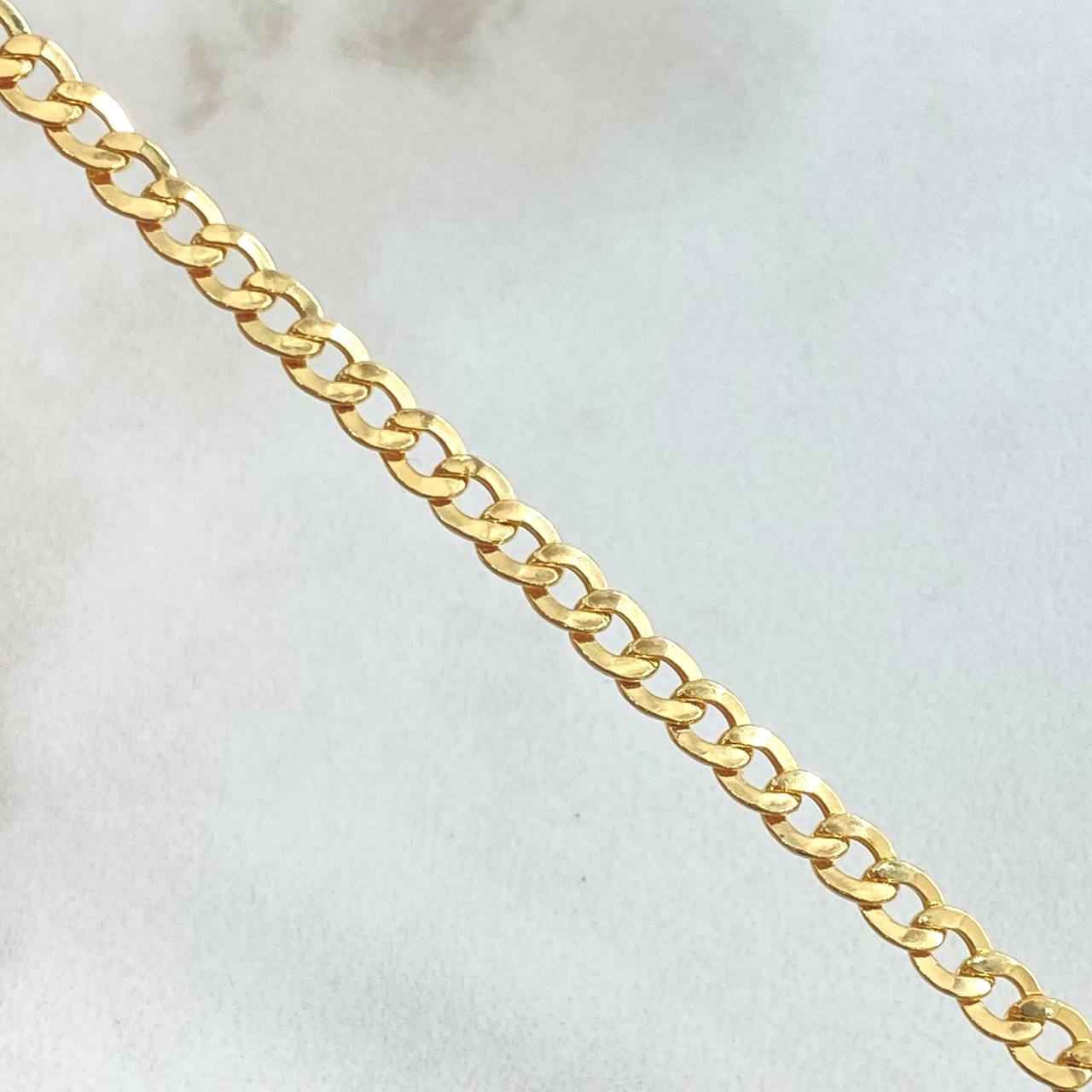 Bracelet 2.2gr / 7.3in / +1 18K Gold ©