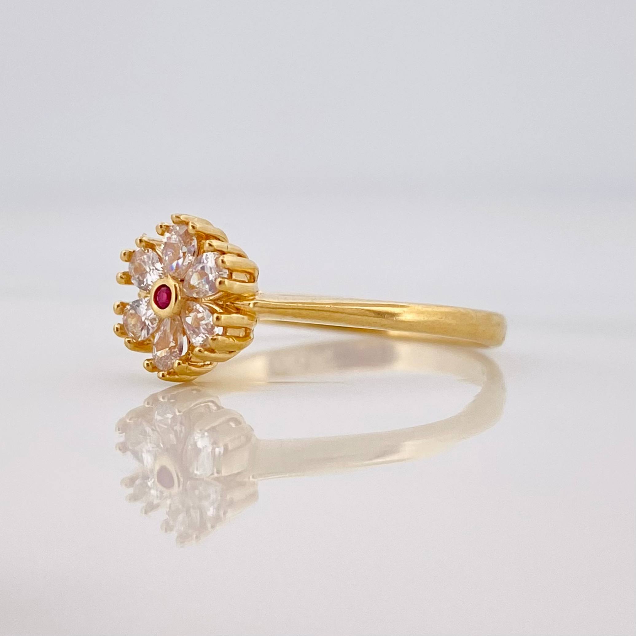Anillo Flor 2.4g / T7 Oro Amarillo 18K
