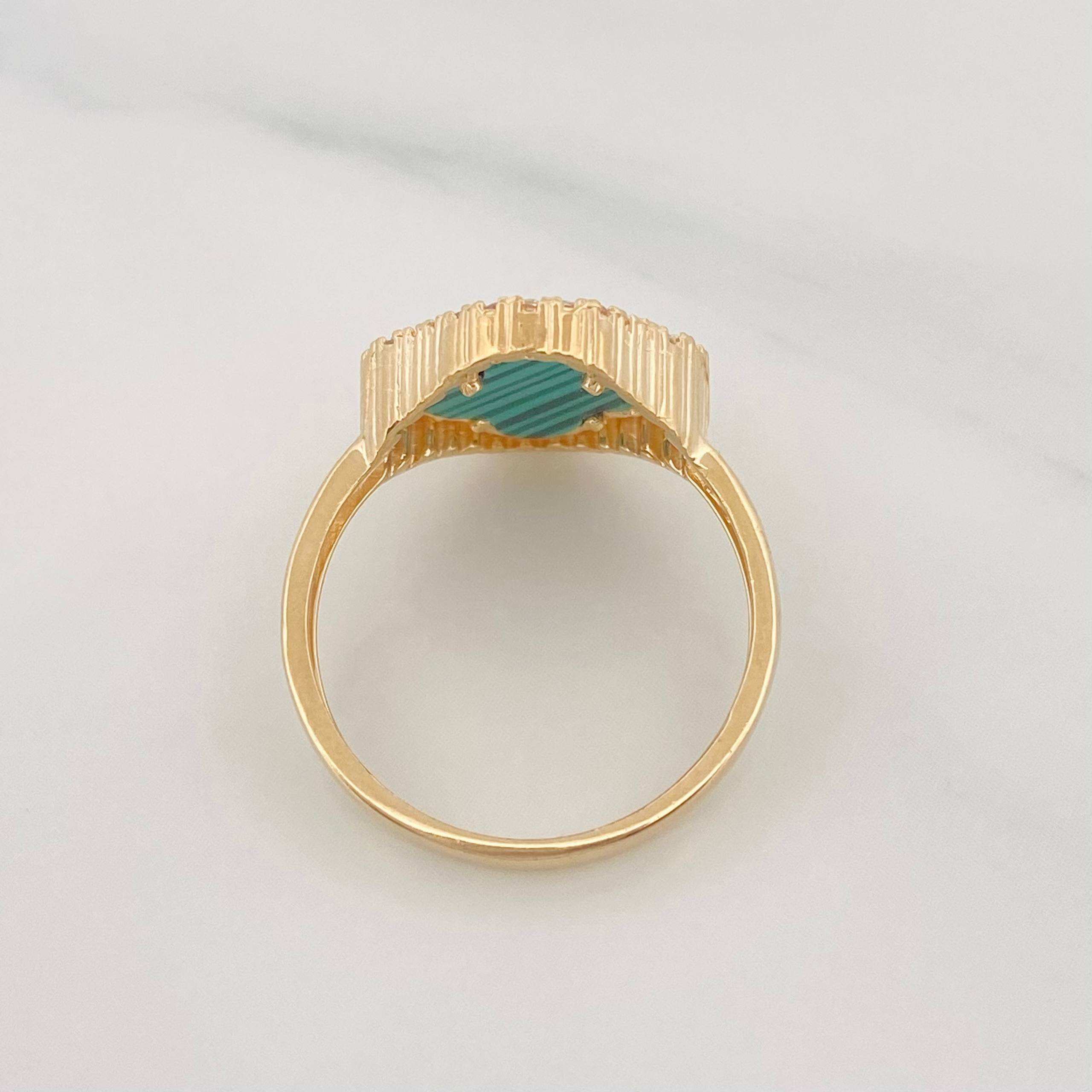 Anillo Trebol 3.95g / T7 Oro Amarillo 18K