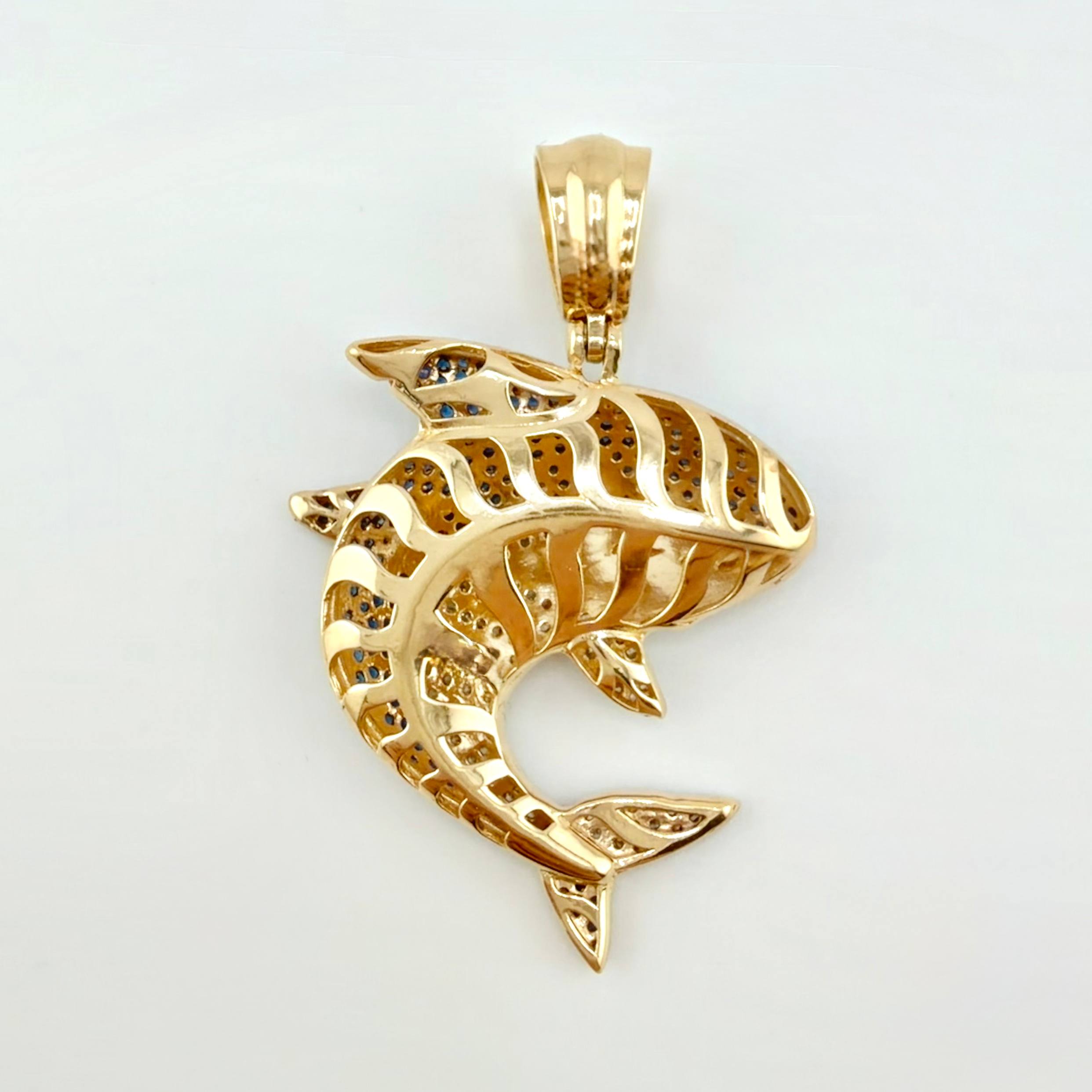 Pendant Shark 13.2gr / 2 in / Yellow Gold 18K ©