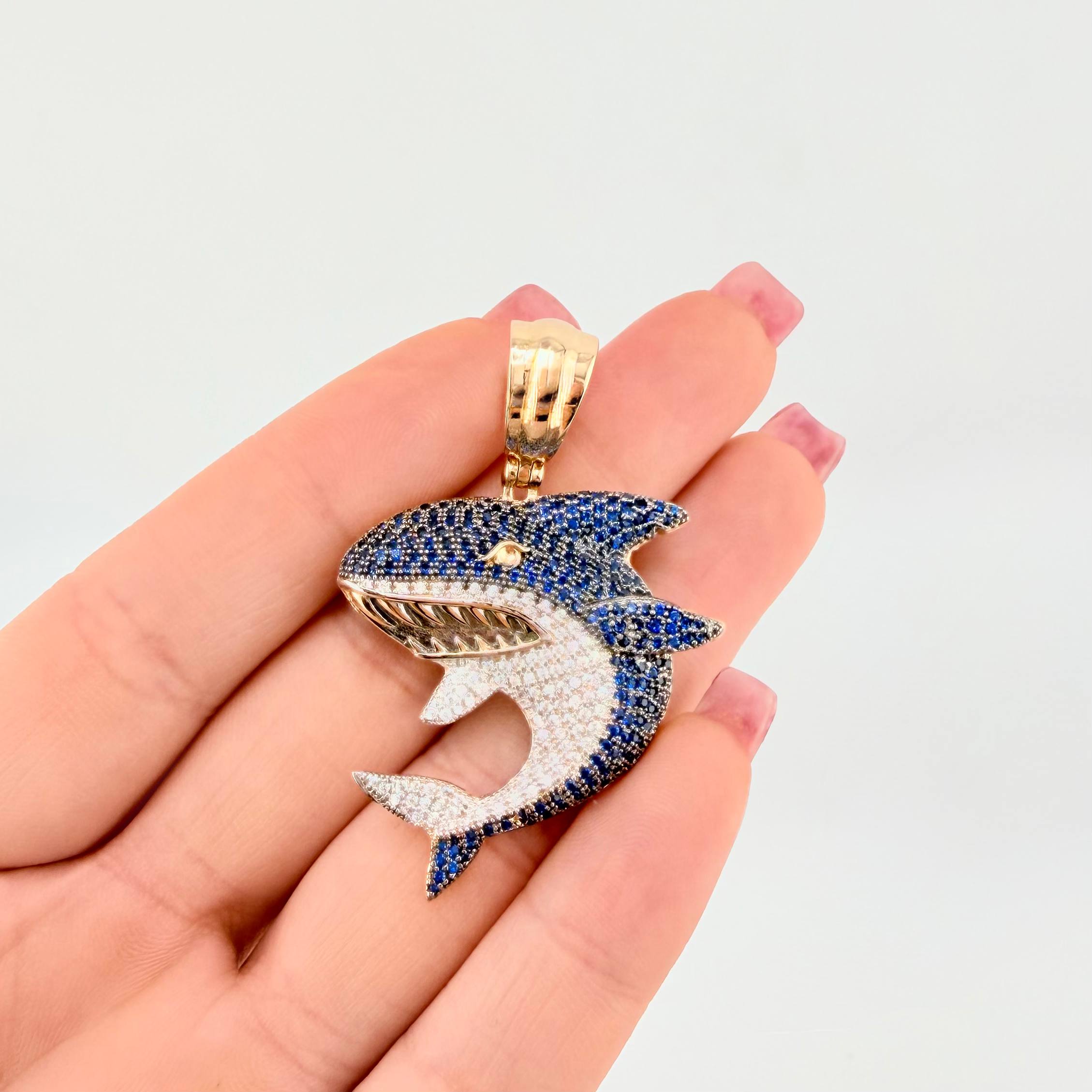 Pendant Shark 13.2gr / 2 in / Yellow Gold 18K ©