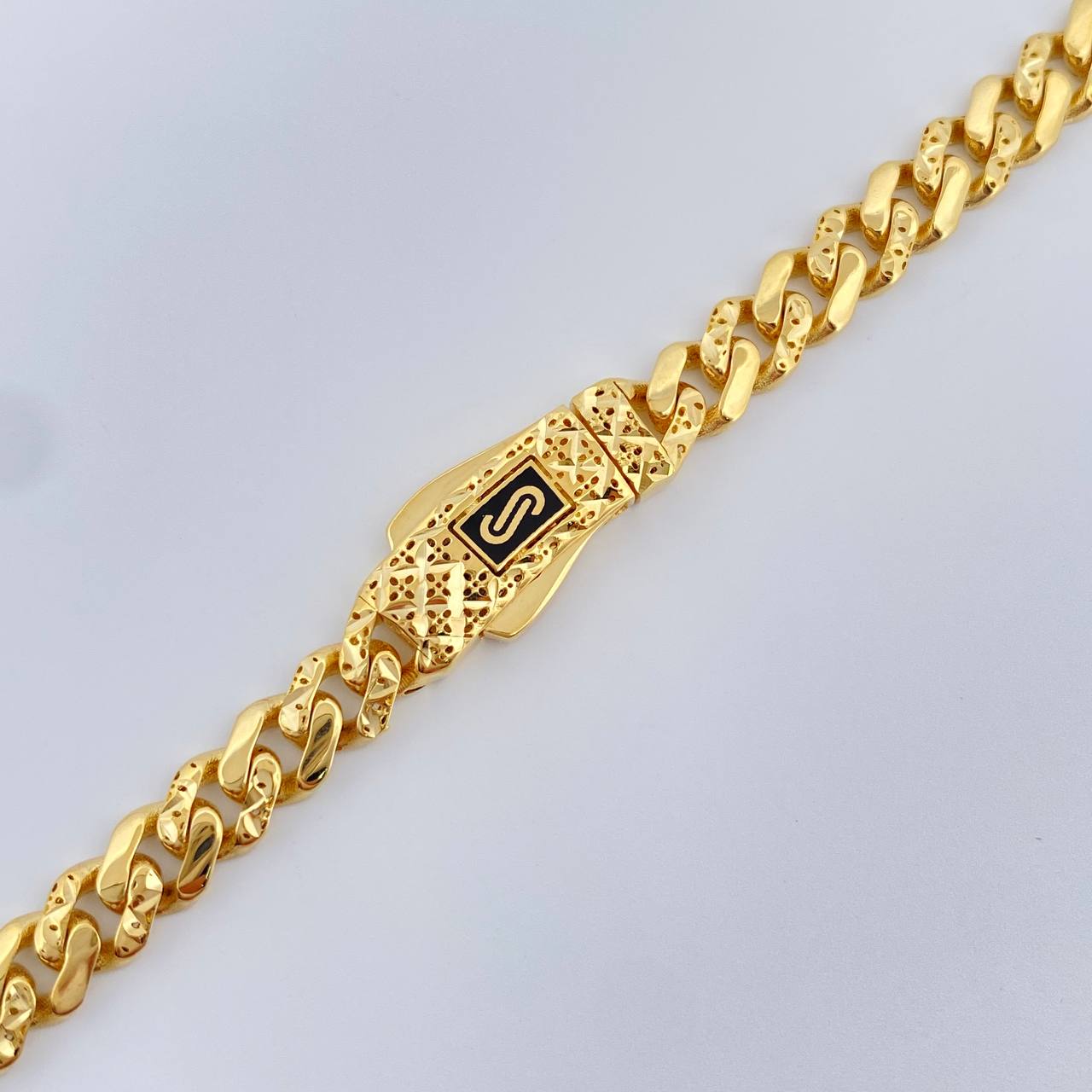 Cadena Cubana Infinito 19.55gr / 24 in / Oro Amarillo +4 18K &