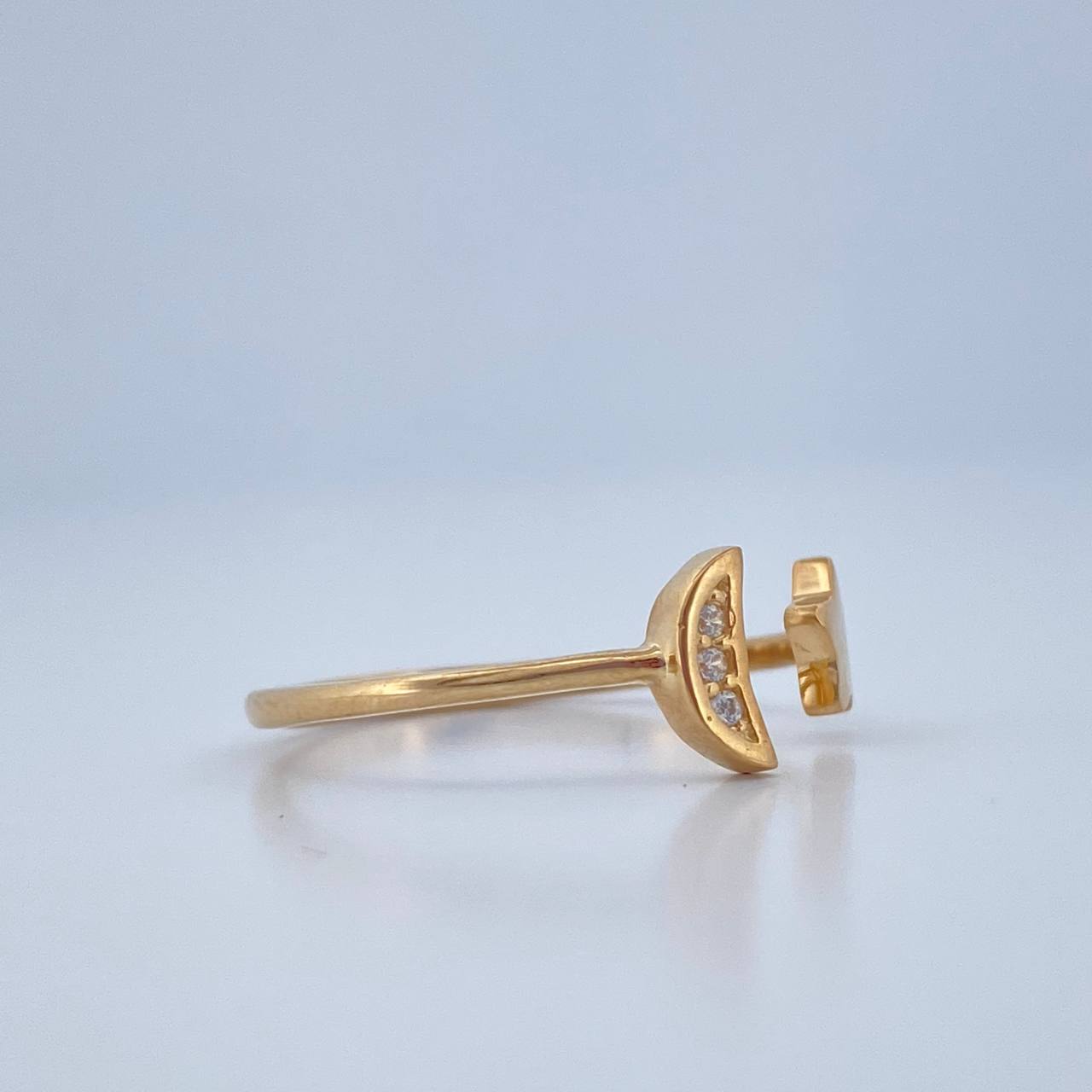 Moon Star Hug Ring 1.55gr / Size 5 3/4 / 18K Gold $