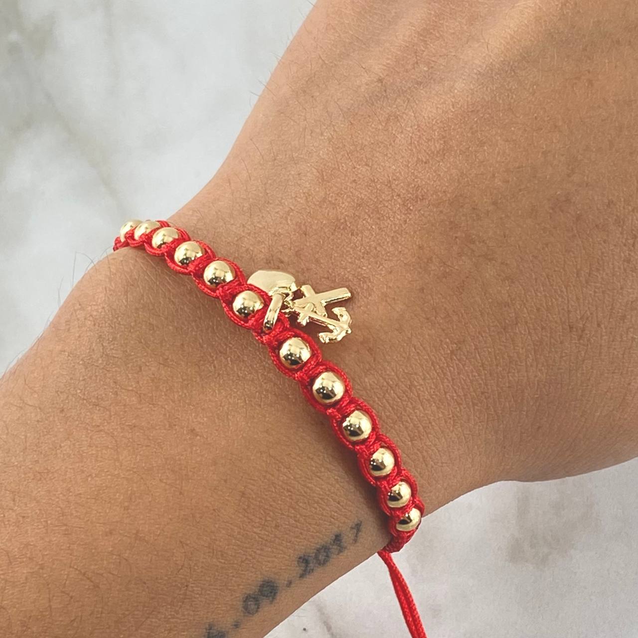 Red Bracelet Pendant Three Graces 1.65gr / 4mm Beads Polished 12 pcs 18K Yellow Gold ©