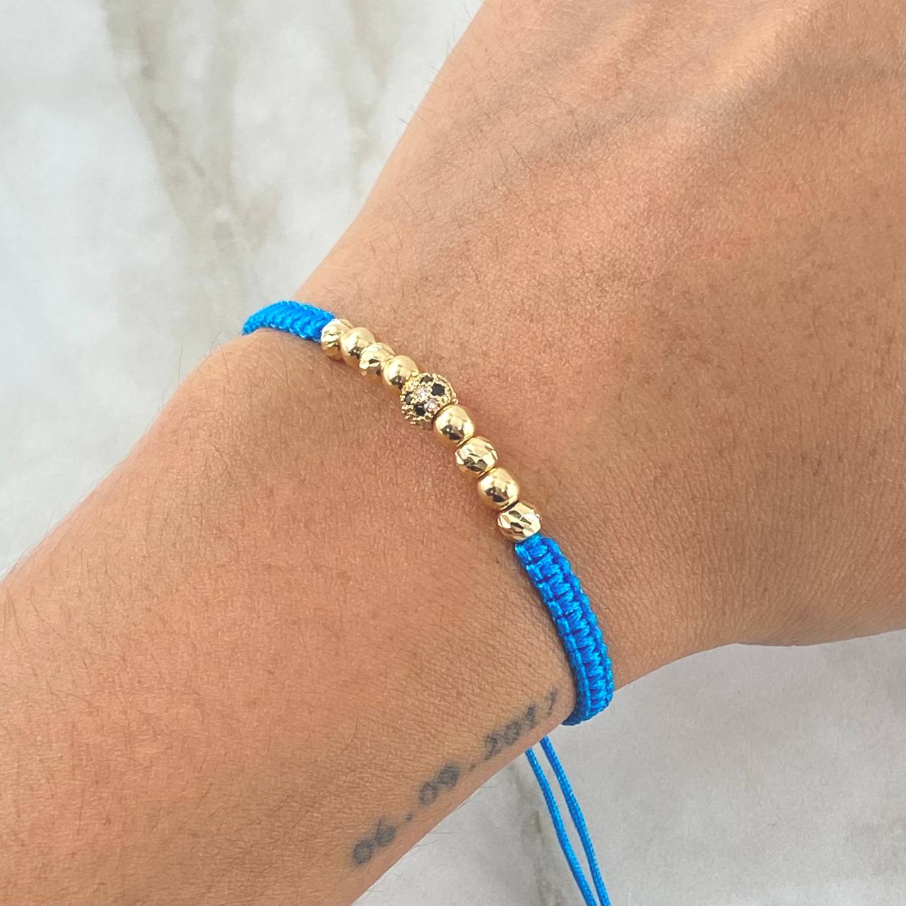 Blue Bracelet Charm Bulged Cylinder White Black Zircons 1.25gr / 4mm Beads Diamond Cut 4 pcs Polished 4 pcs 18K Yellow Gold *