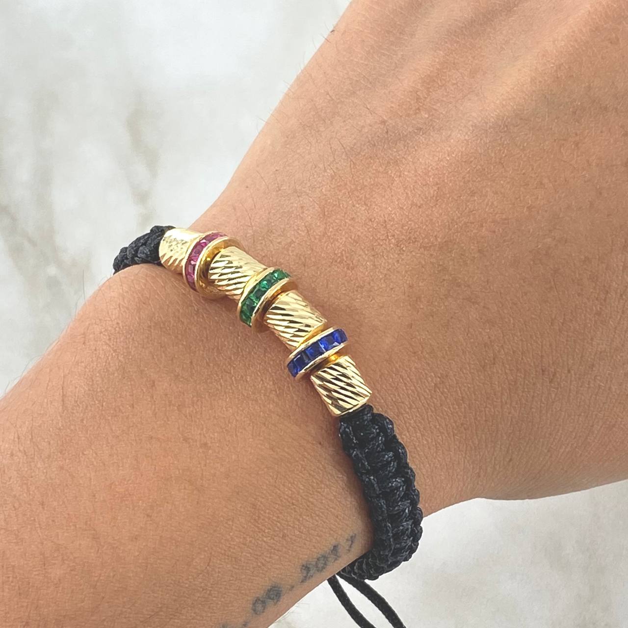 Pulsera Negra Herraje Rueda Circones Azul Verde Fucsia 4.4gr / 6mm Cilindros Diamantados 4 und Oro Amarillo 18K