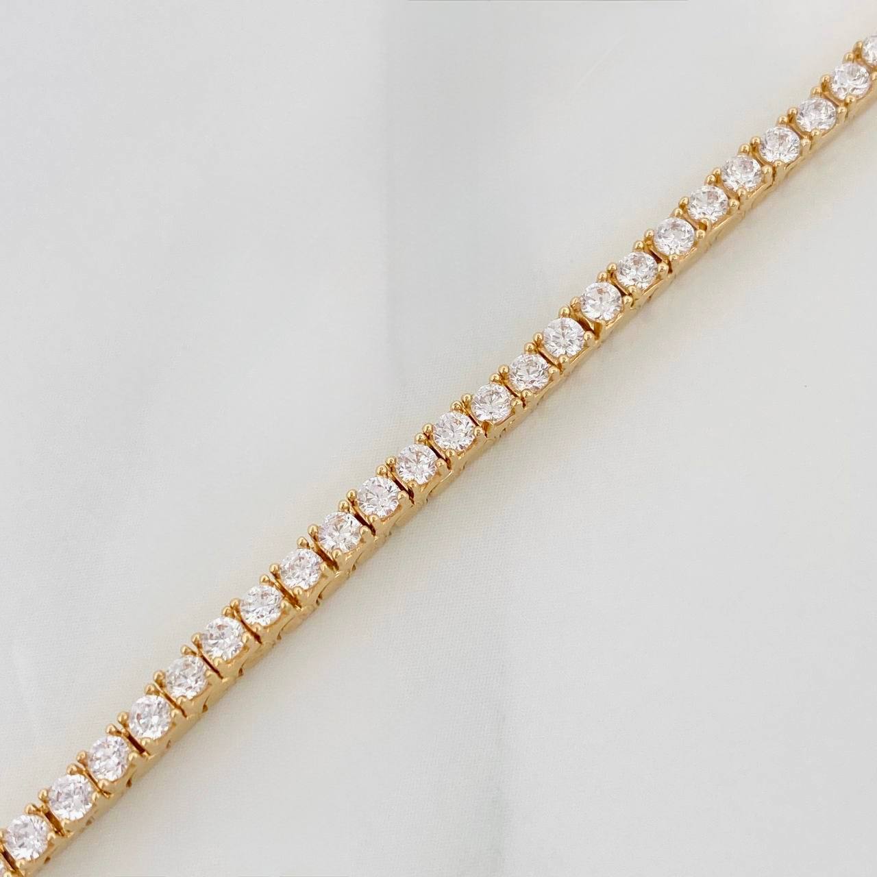 Tennis Bracelet 9.35g / 6 3/4 in / 1.9mm Yellow Gold 18K