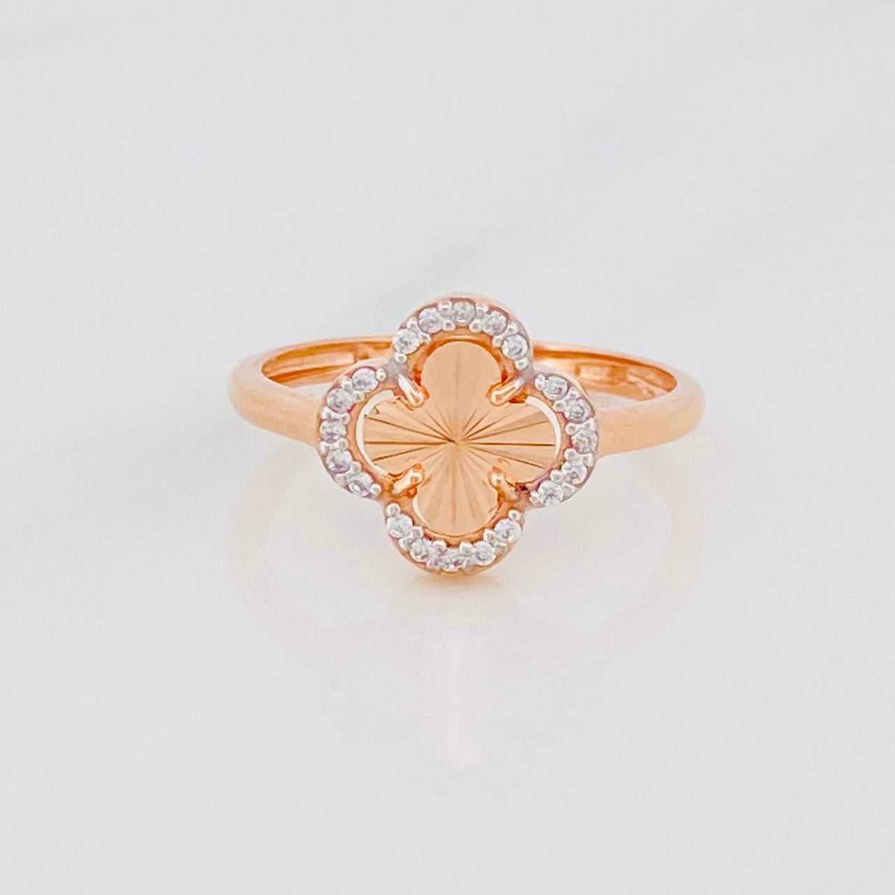 Clover Ring 2.15g / T6 1/4 Two-Tone White Rose Gold 18K