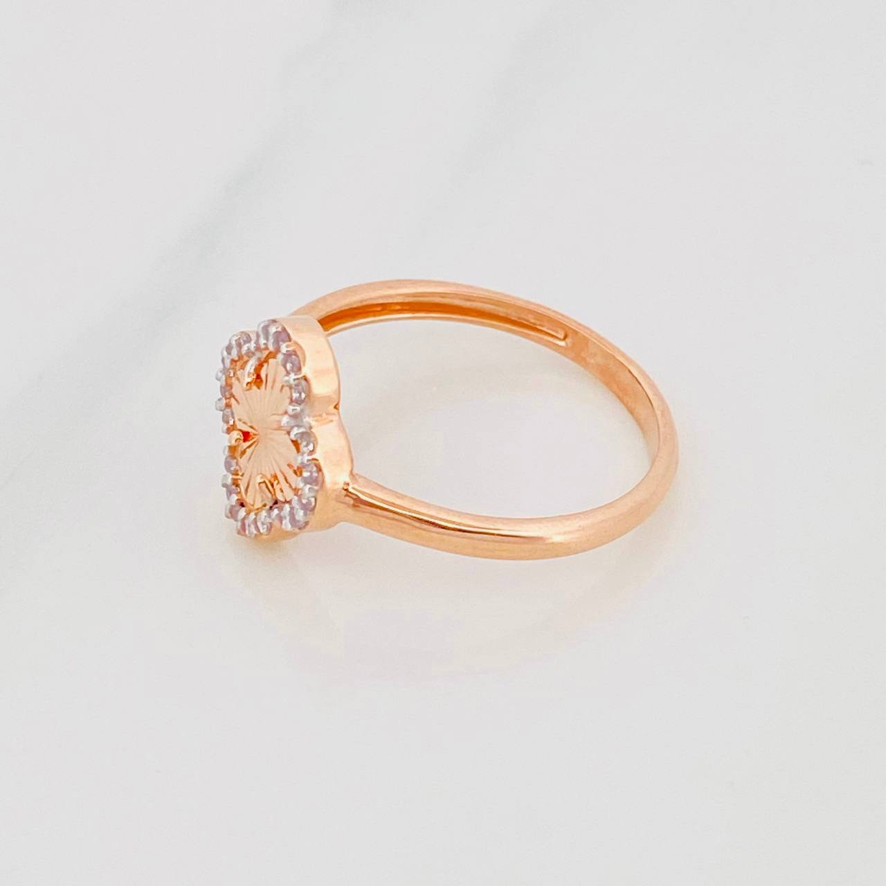 Clover Ring 2.15g / T6 1/4 Two-Tone White Rose Gold 18K