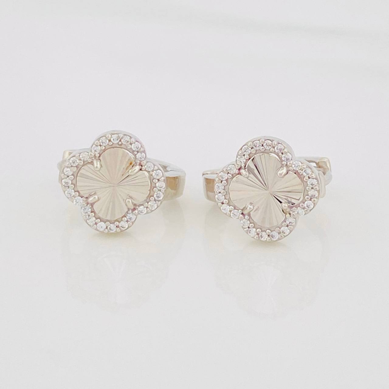 Hoop Earrings Clover 2.8g / 1/2 in White Gold 18K