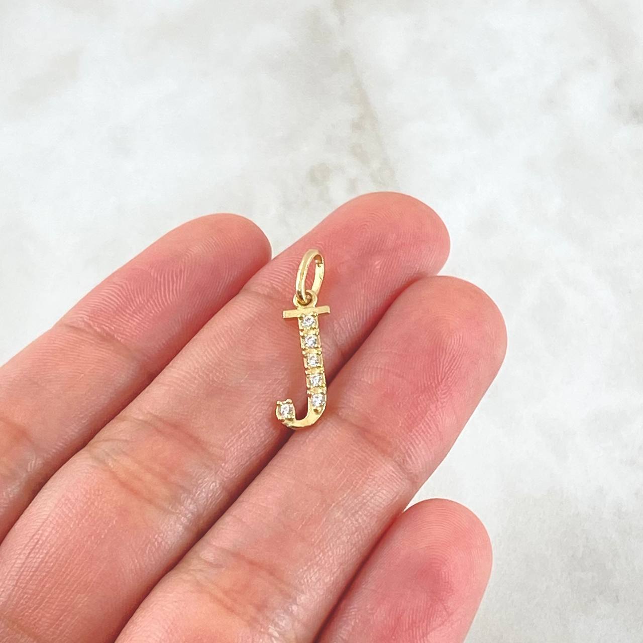 Pendant Letter J Silhouette 0.65gr / 1.8cm / 18K Gold ©