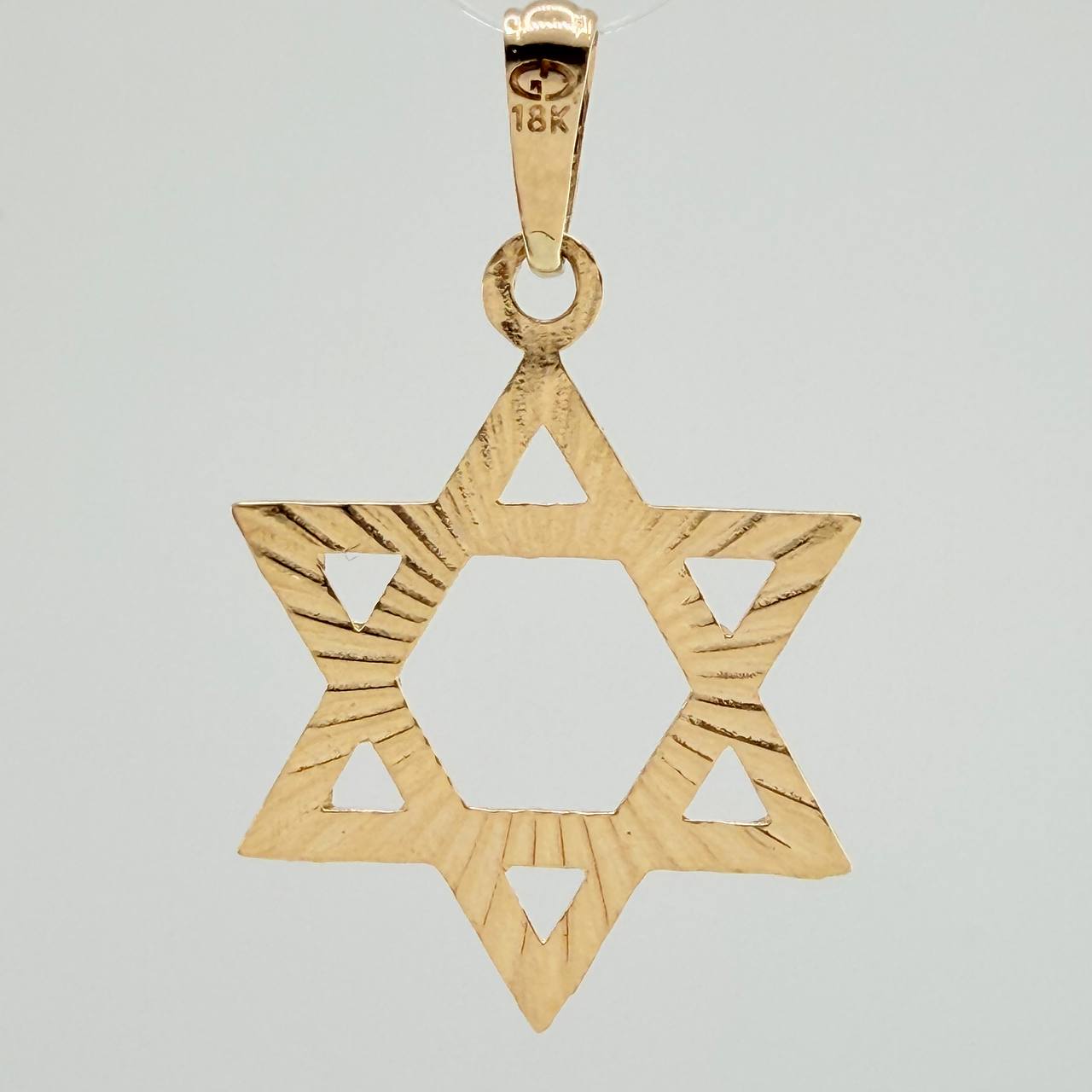 Dije Estrella De David 2.35gr / 1 1/2 in / Oro Amarillo 18K &