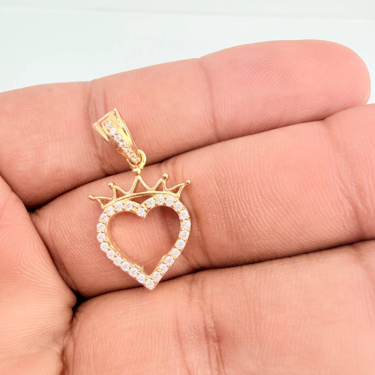 Dije Silueta Corazon Corona 3.15gr / 1 1/4 in / Oro Amarillo 18K &