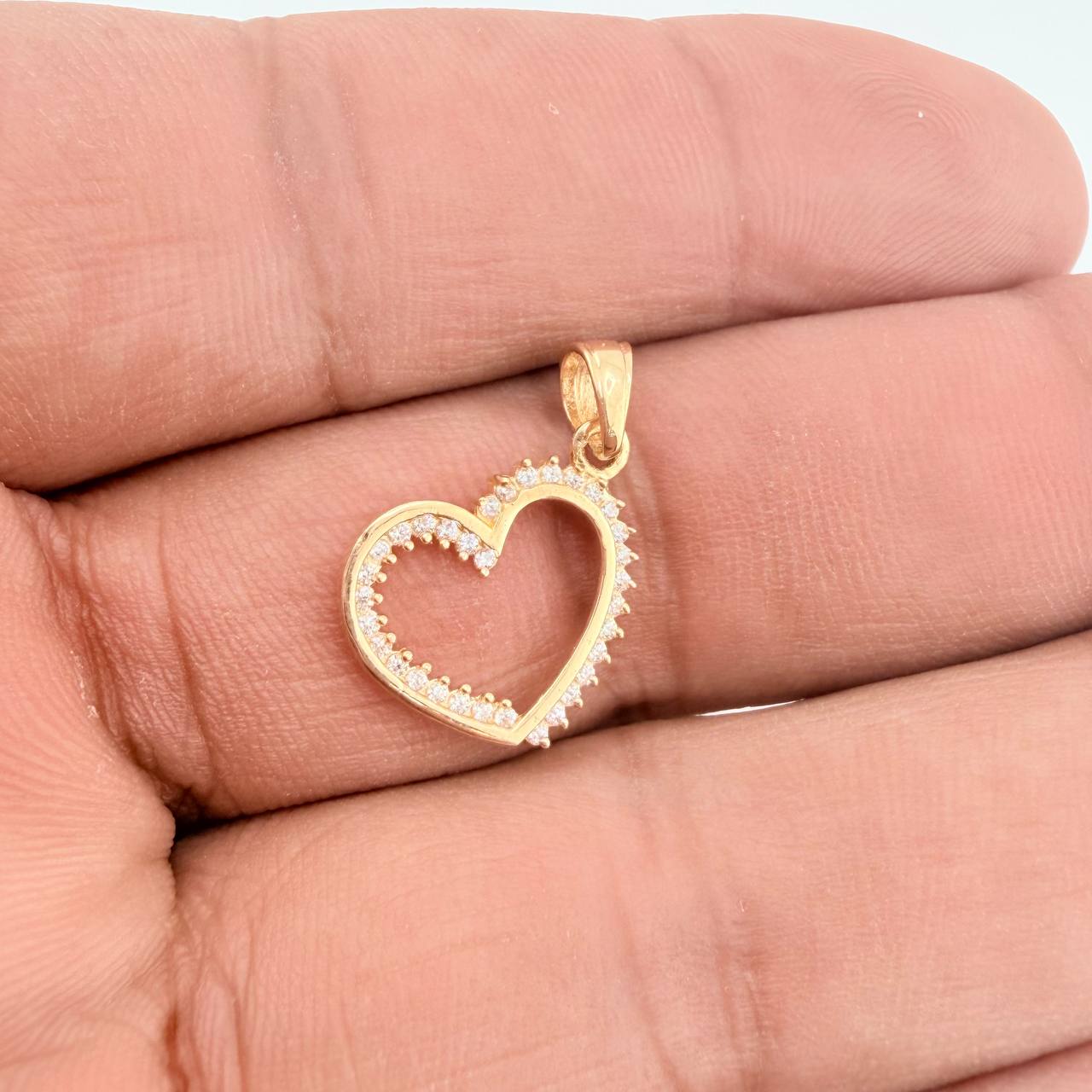 Dije Silueta Corazon  1.2gr / 3/4 in / Oro Amarillo 18K &