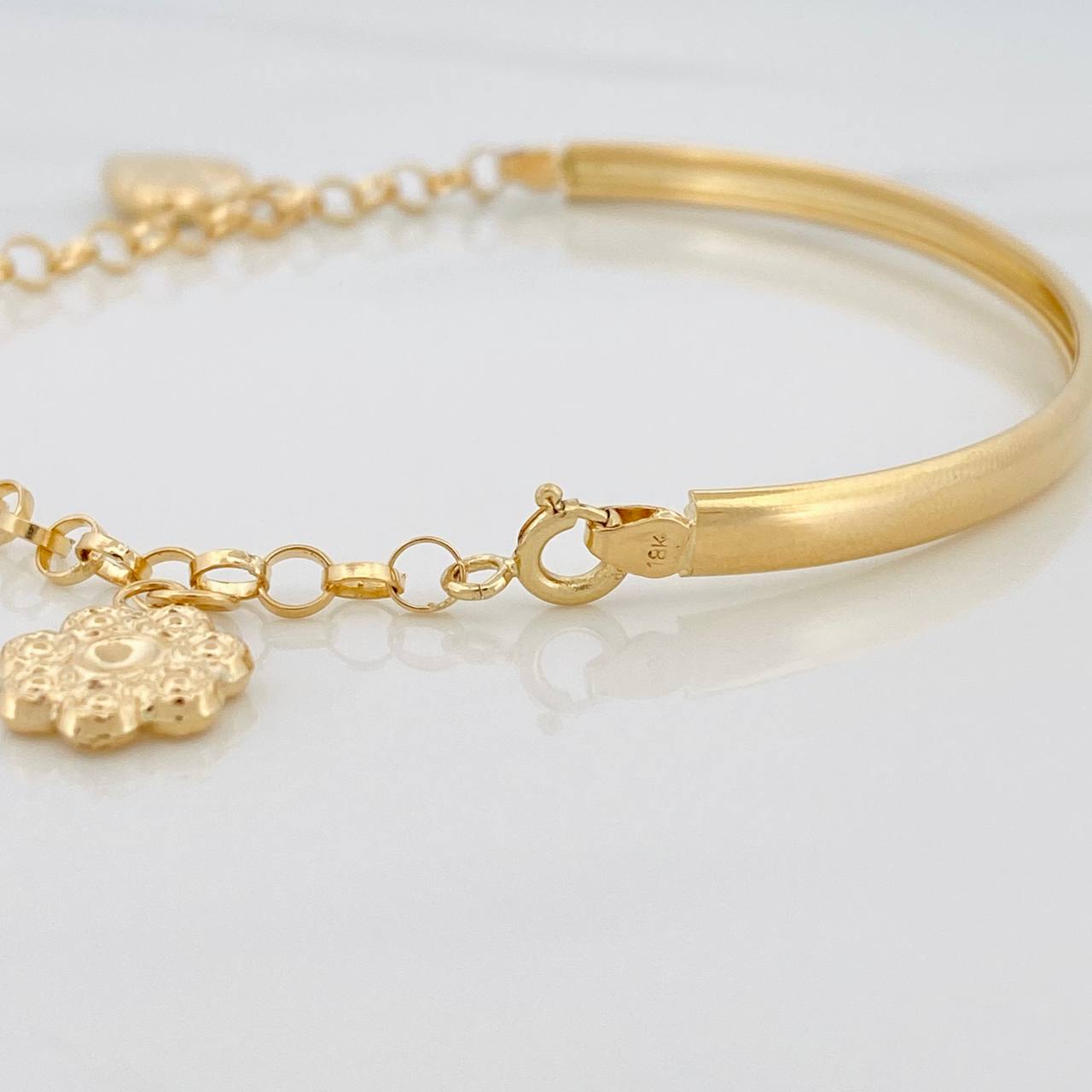 Pulso Charms 5.8gr / 7 in / 4.05mm Oro Amarillo 18K &