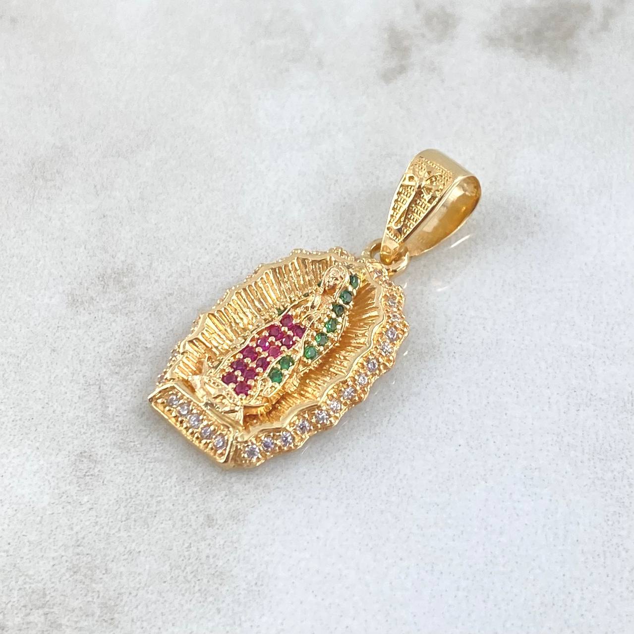 Dije Virgen Guadalupe Silueta Doble 3.9gr / 2.8cm / Circones Blancos Verdes Fucsia Oro Amarillo 18K *