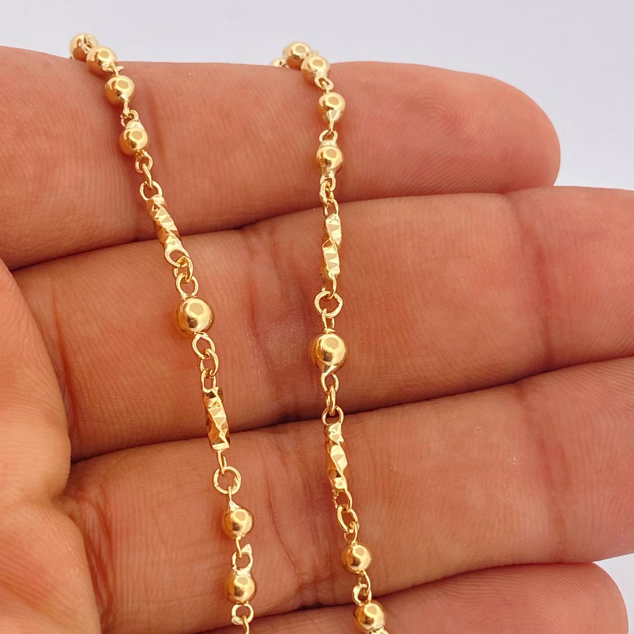Rosario Virgen Milagrosa 7.75gr / 17 1/2 in / Oro Amarillo 18K &