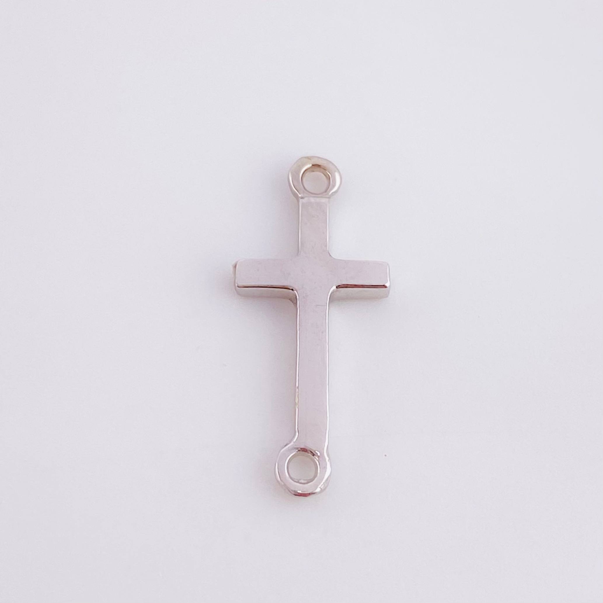 Herraje Cruz 0.75gr / 3/4 in / Oro Blanco 18K ©