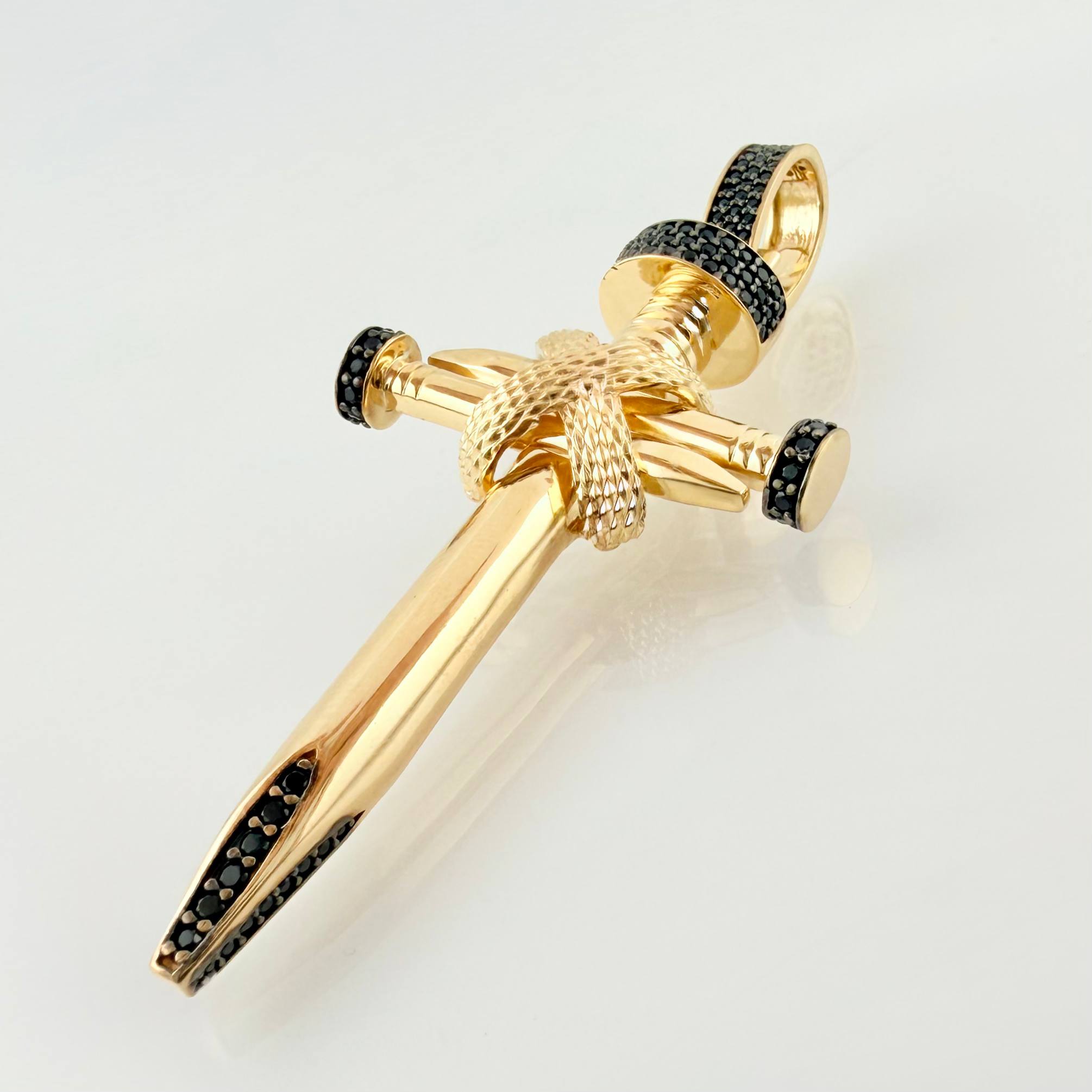 Dije Cruz Clavo 16.3gr / 3 in / Oro Amarillo 18K