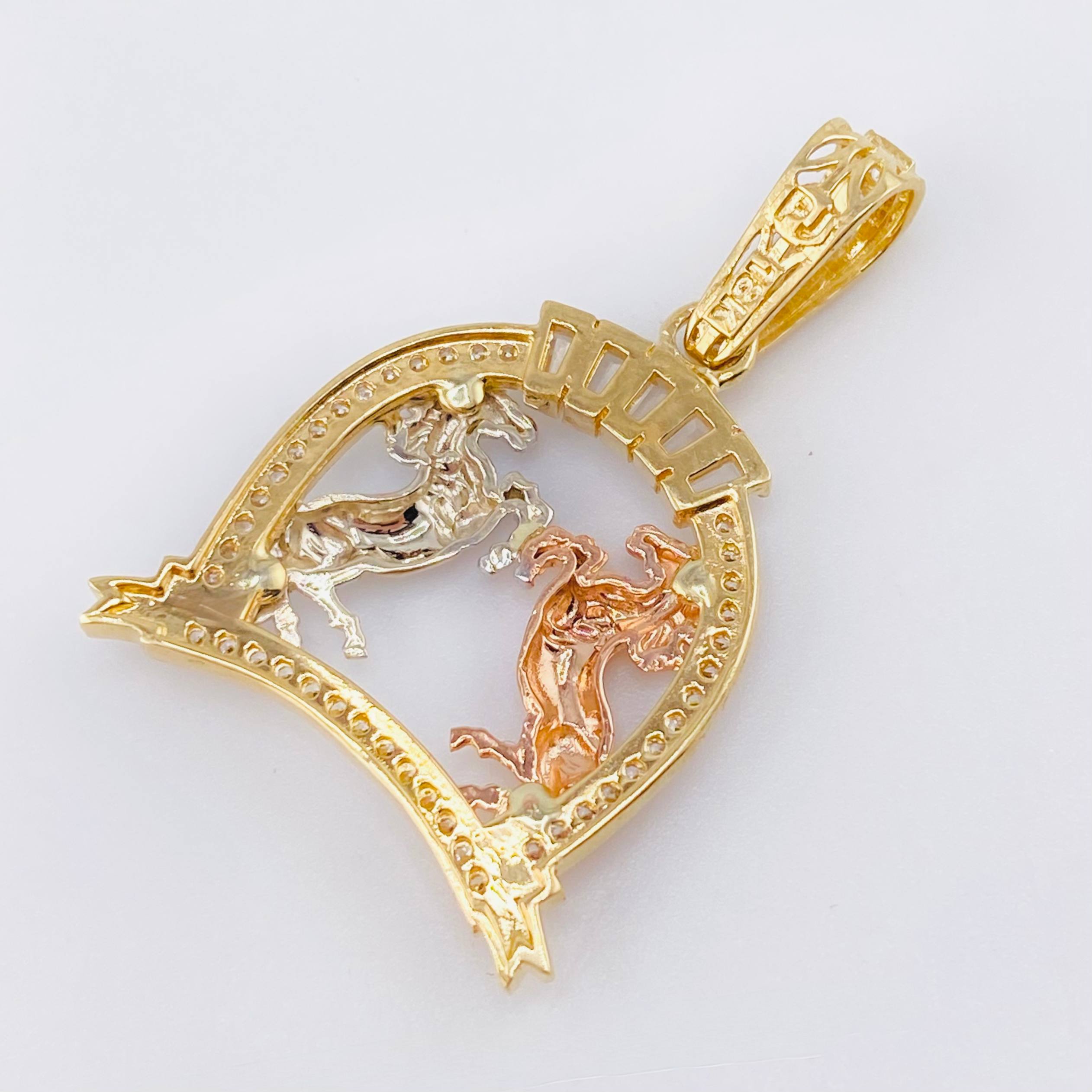 Pendant Horseshoe Plate Horses 4.5gr / 1 1/4 in / Three Golds 18K