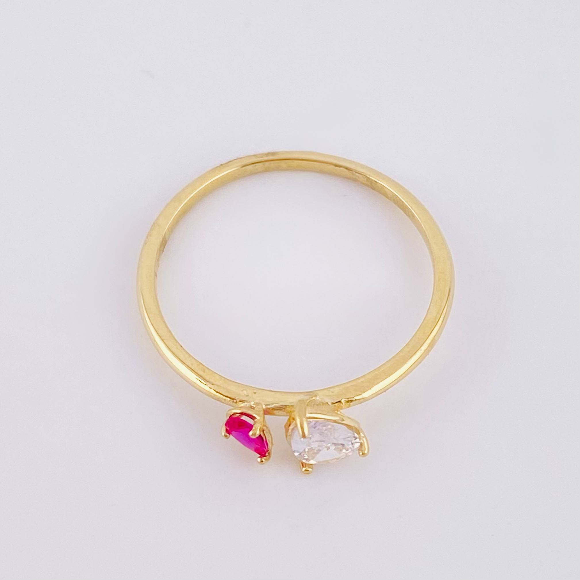 Anillo Gota 1.75gr / T8 1/4 / Oro Amarillo 18K ©