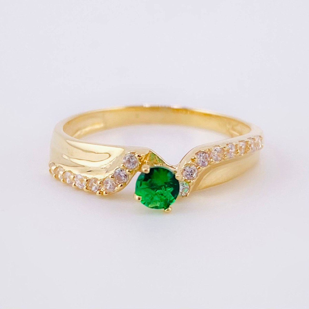 Anillo Lineas Bifurcar  2.1gr / T6 / Oro Amarillo 18K ©