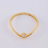 Solitaire Ring V 1.1 g / T7 1/4 18K Yellow Gold