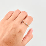 Anillo Solitario V 1.1gr / T5 1/2 / Oro Amarillo 18K ©