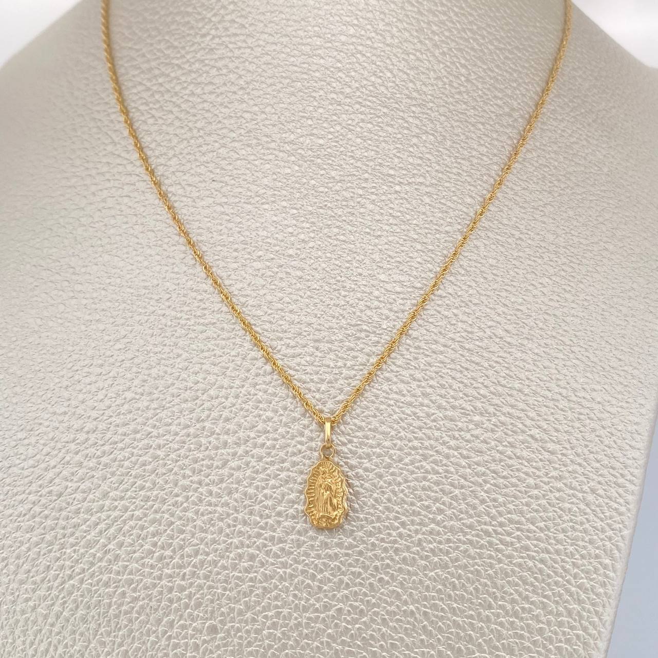 Set Cadena y Dije Lazo + Virgen De Guadalupe 1.35gr / 19 3/4 in / Oro Amarillo 18K &