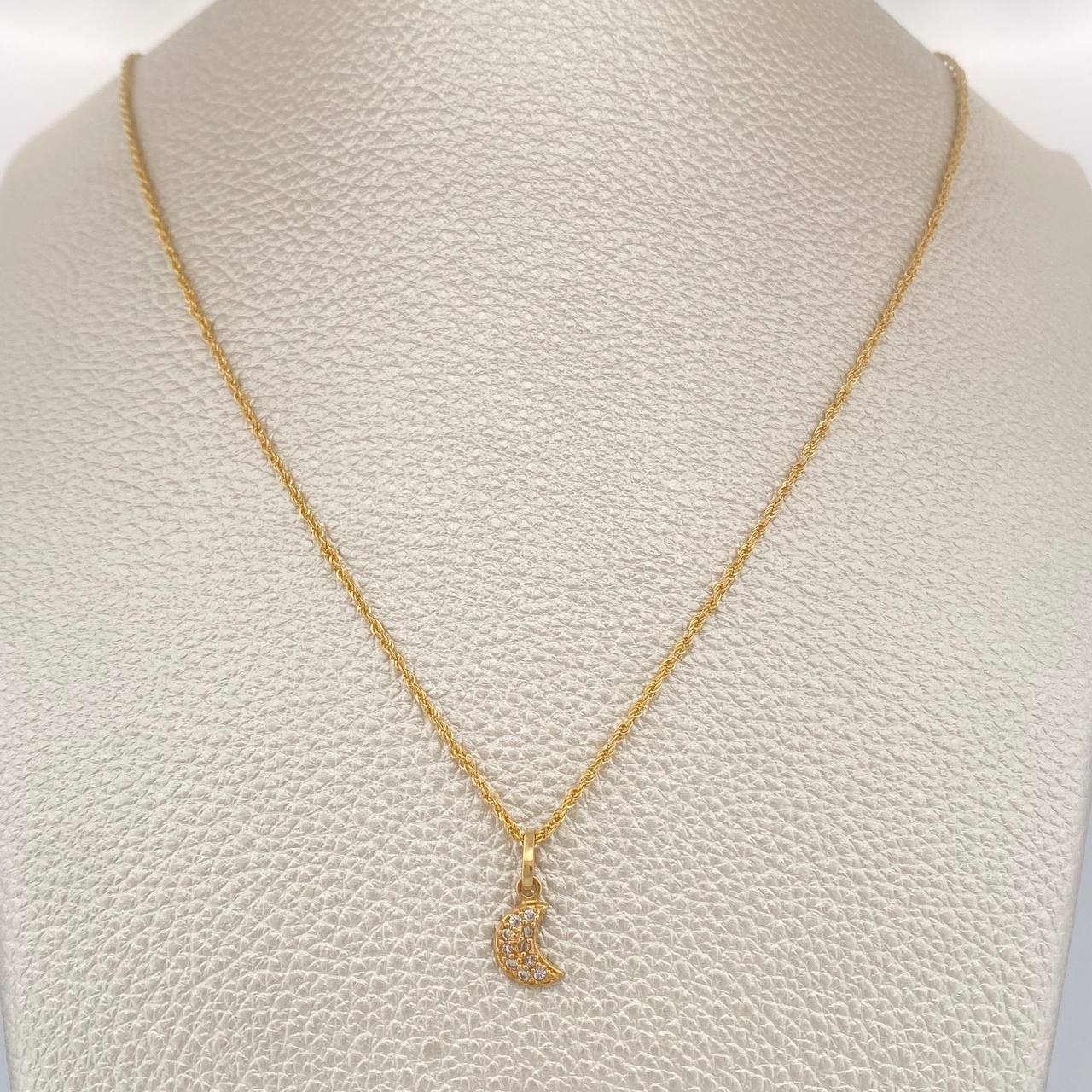Set Cadena y Dije Lazo + Luna 1.5gr / 17 1/2 in / Oro Amarillo 18K &