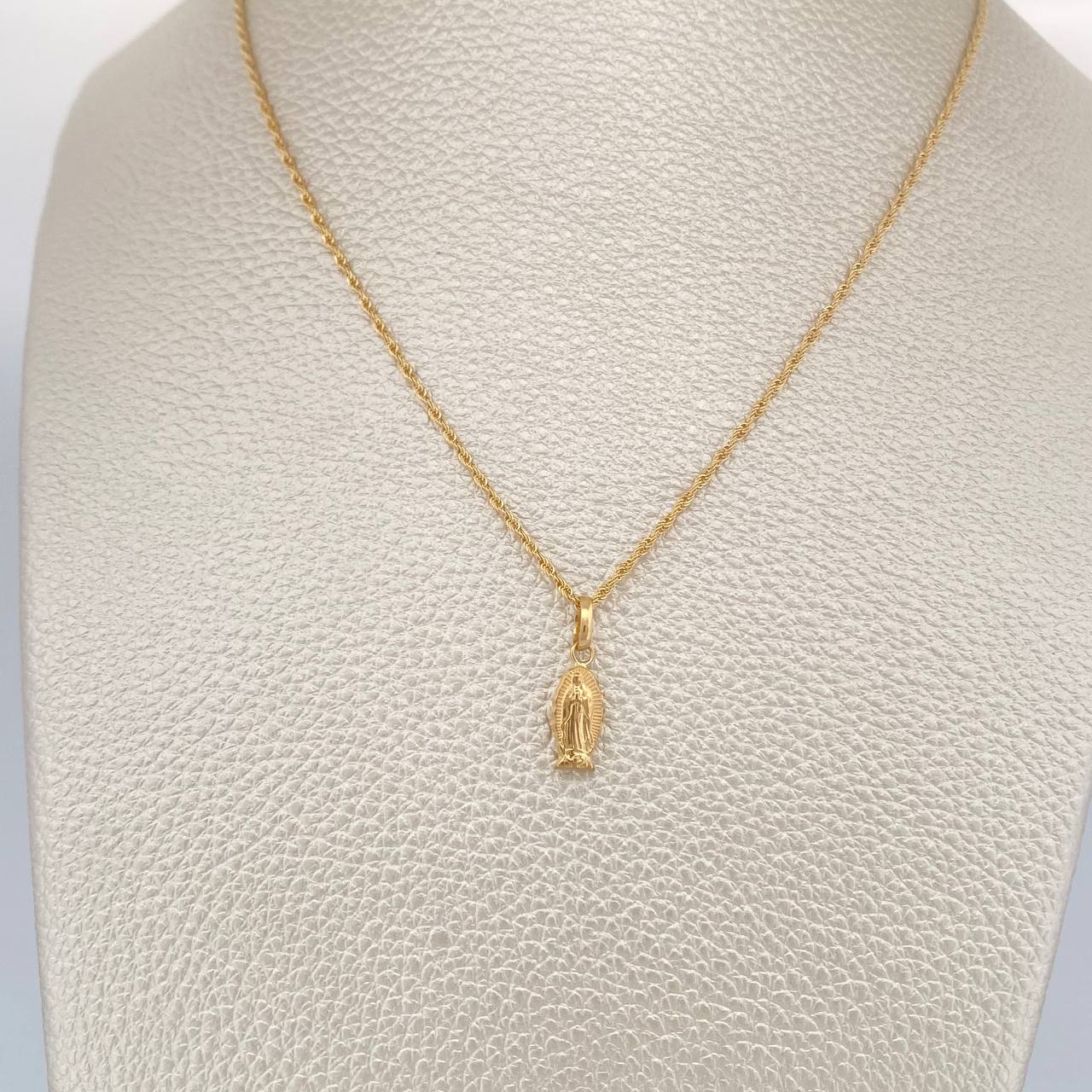 Set Cadena y Dije Lazo + Virgen De Guadalupe 1.35gr / 19 3/4 in / Oro Amarillo 18K &