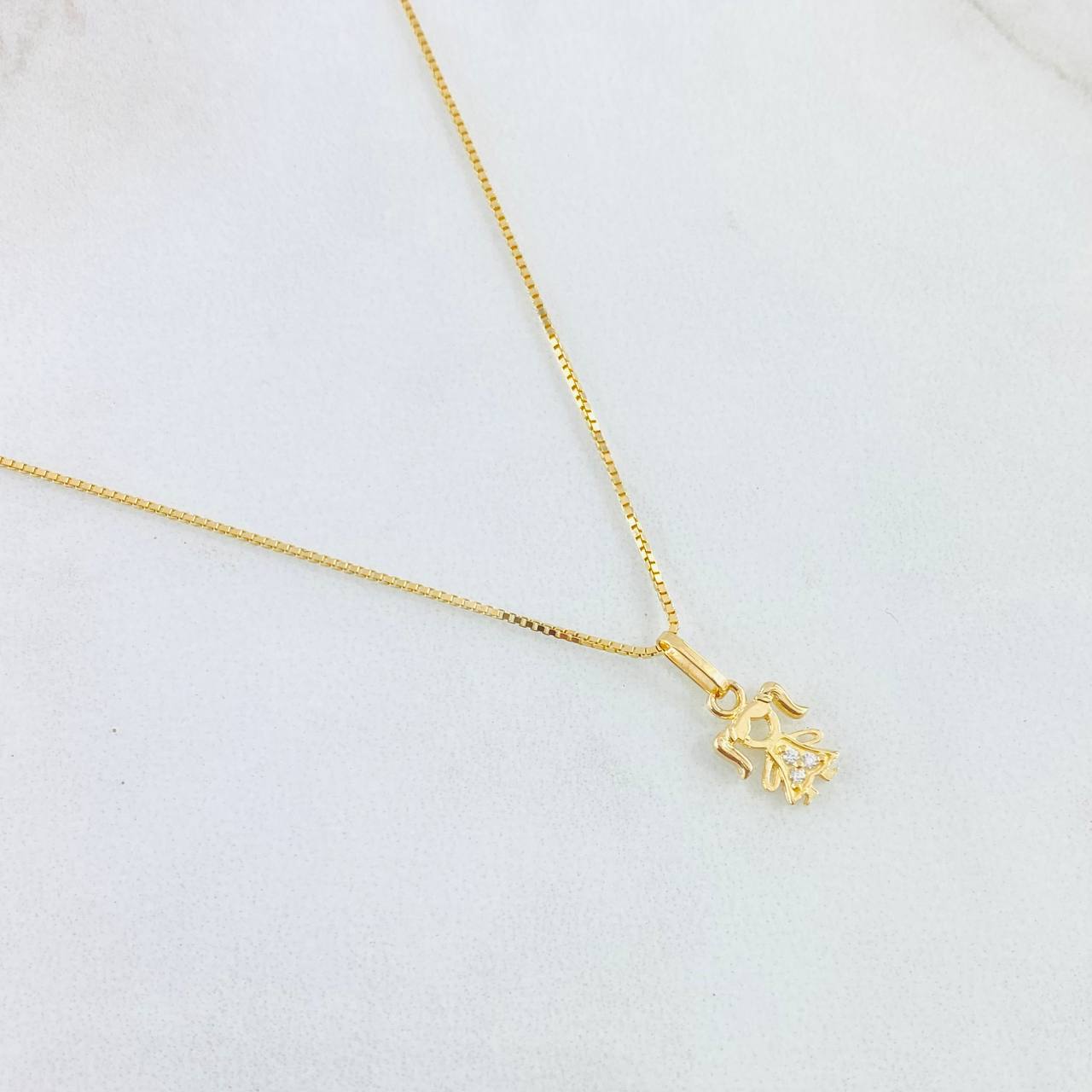 Set Cadena y Dije Veneciana + Niña 2.2gr / 17 3/4 in / Oro Amarillo 18K
