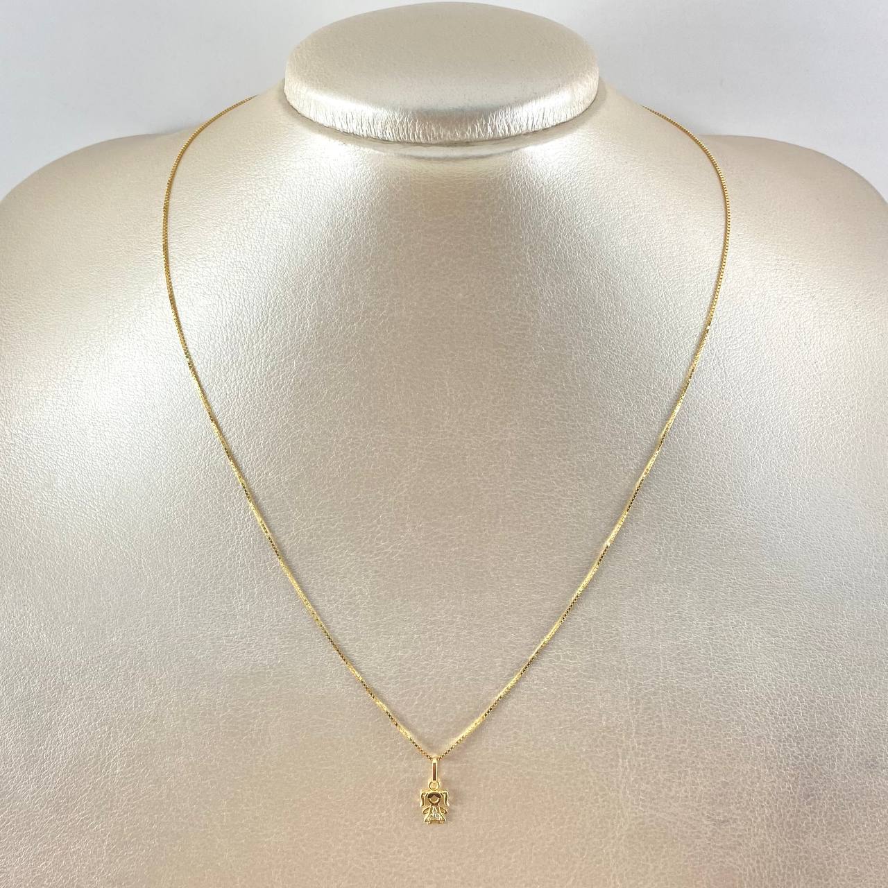 Set Cadena y Dije Veneciana + Niña 1.9gr / 17 3/4 in / Oro Amarillo 18K ©