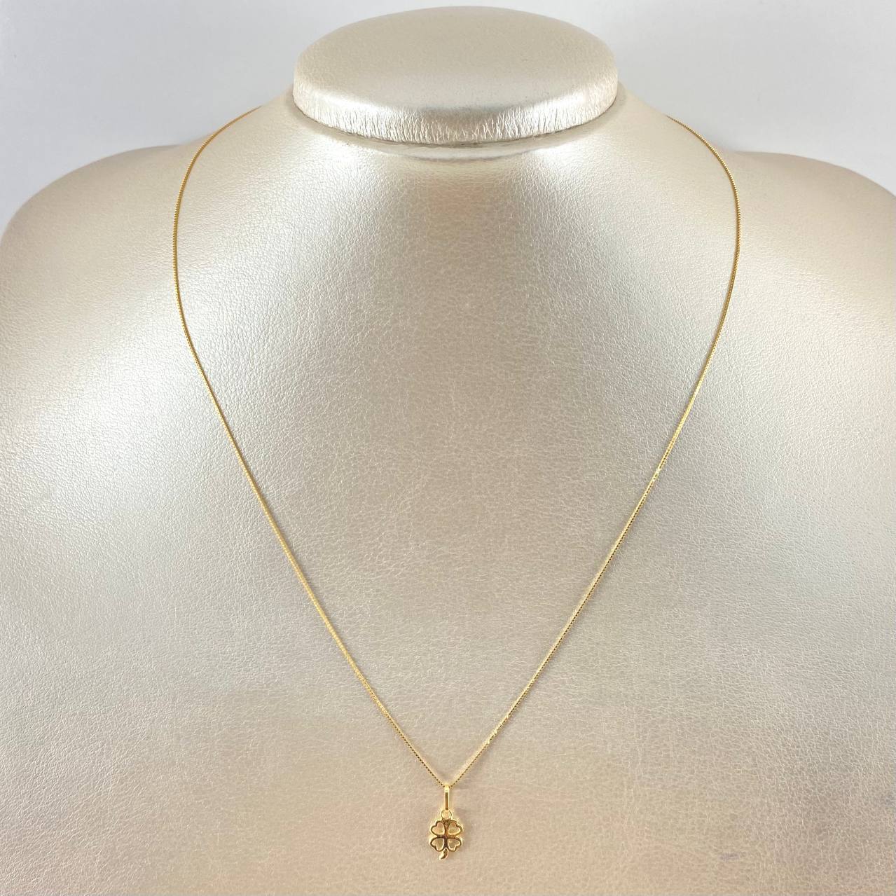 Set Cadena y Dije Veneciana + Trebol Silueta 1.4gr / 17 3/4 in / Oro Amarillo 18K *