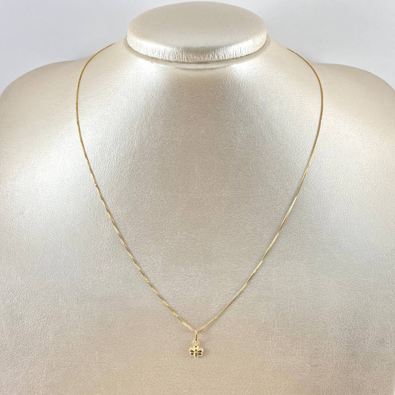 Set Cadena y Dije Veneciana + Abeja 1.35gr / 17 3/4 in / Oro Amarillo 18K