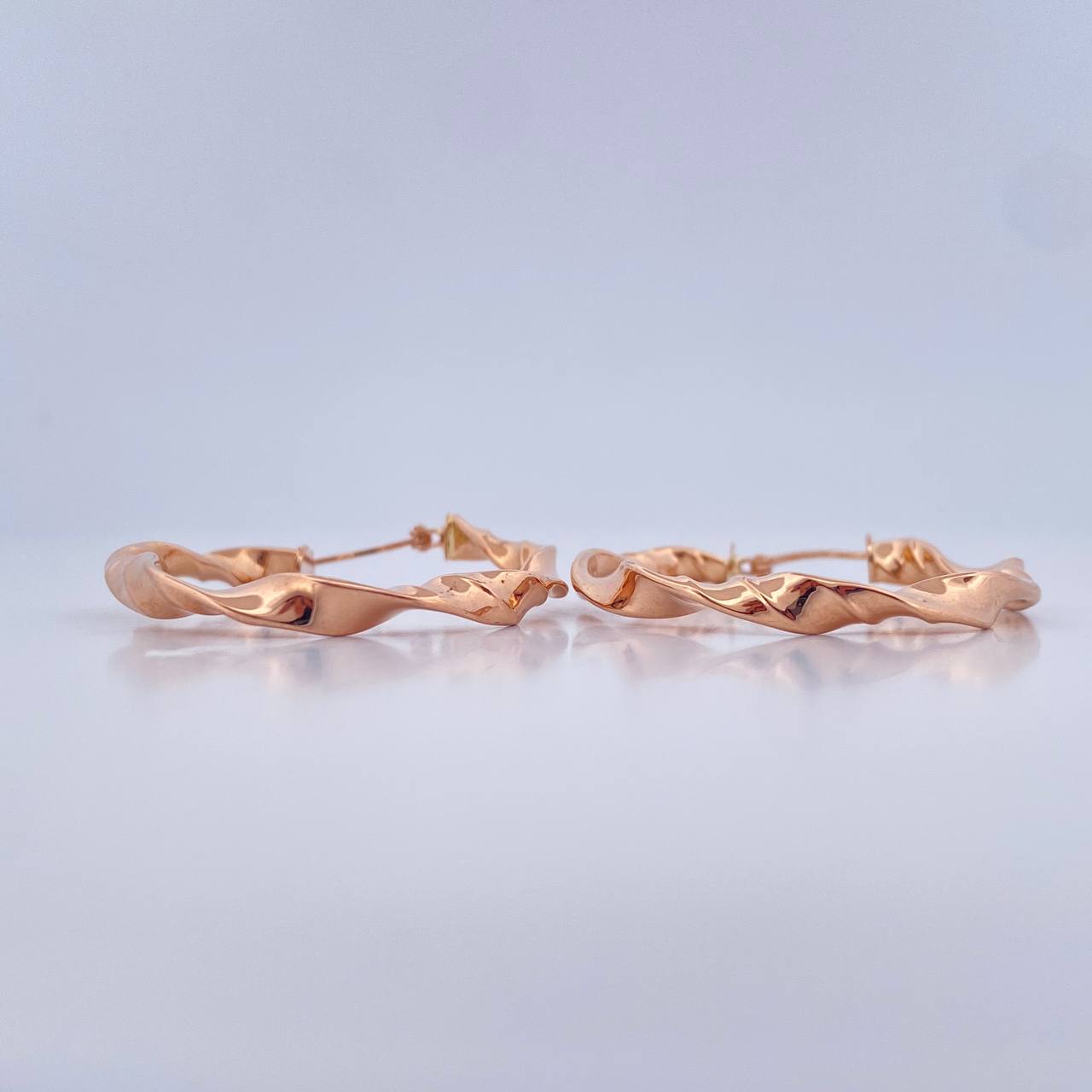 Candongas Tata 2.95gr / 1 1/2 in / Oro Rosa 18K $