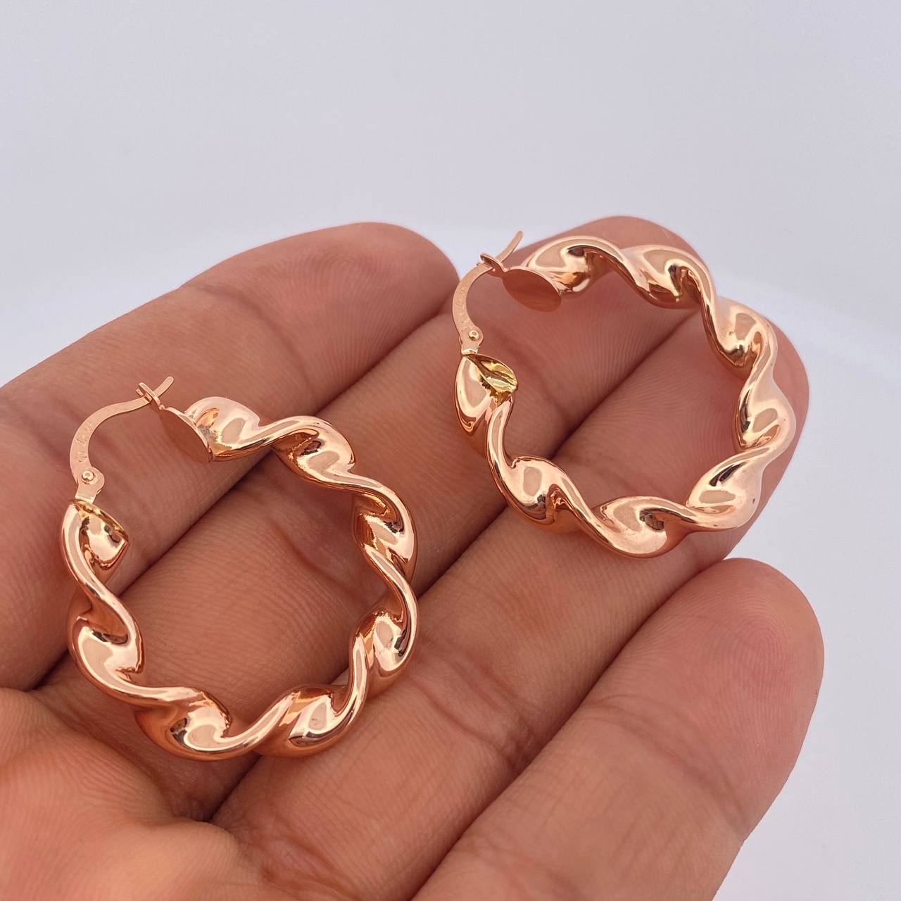 Candongas Amber 5.5gr / 1 1/4 in / Oro Rosa 18K $