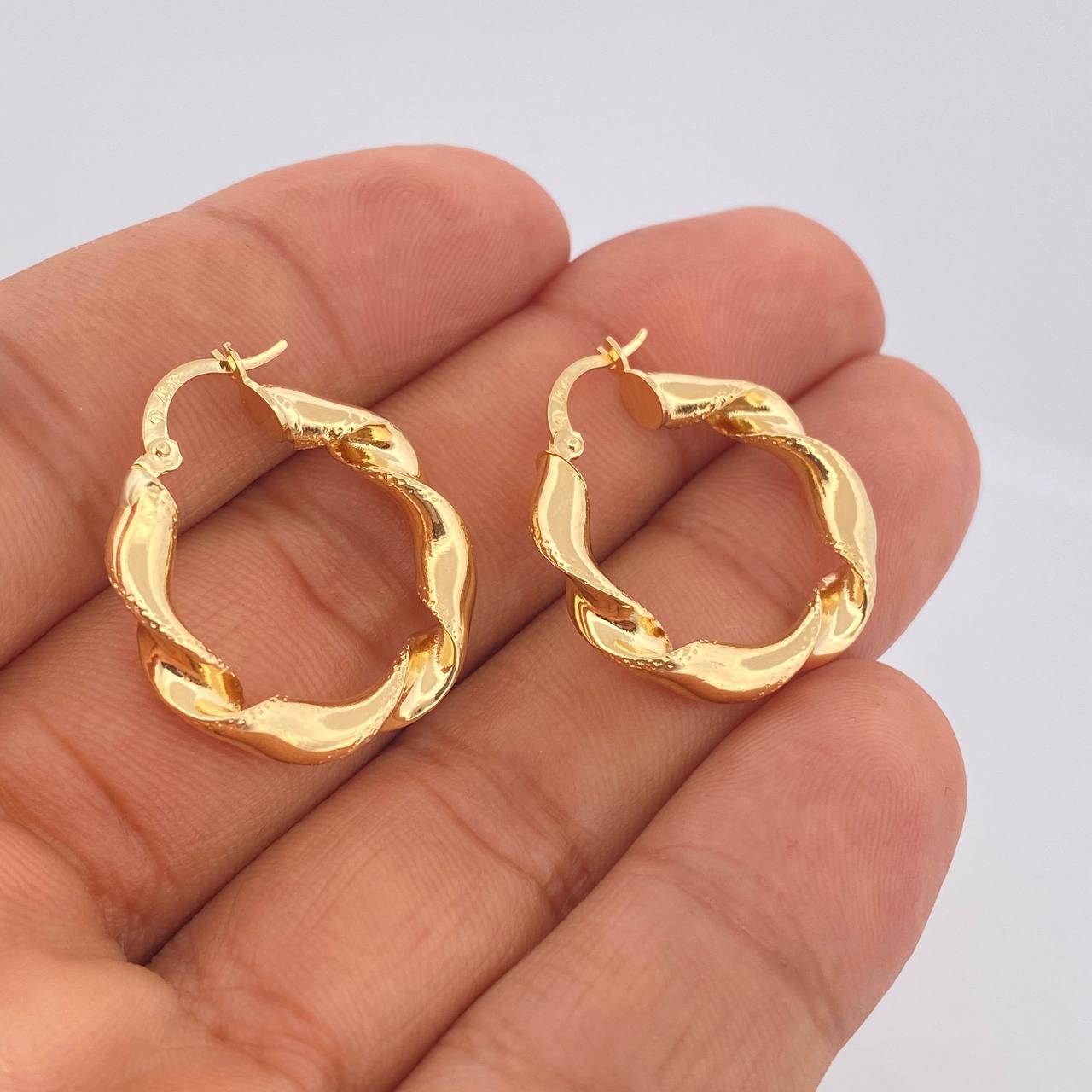 Candongas Demi 3.35gr / 1 in / Oro Amarillo 18K $