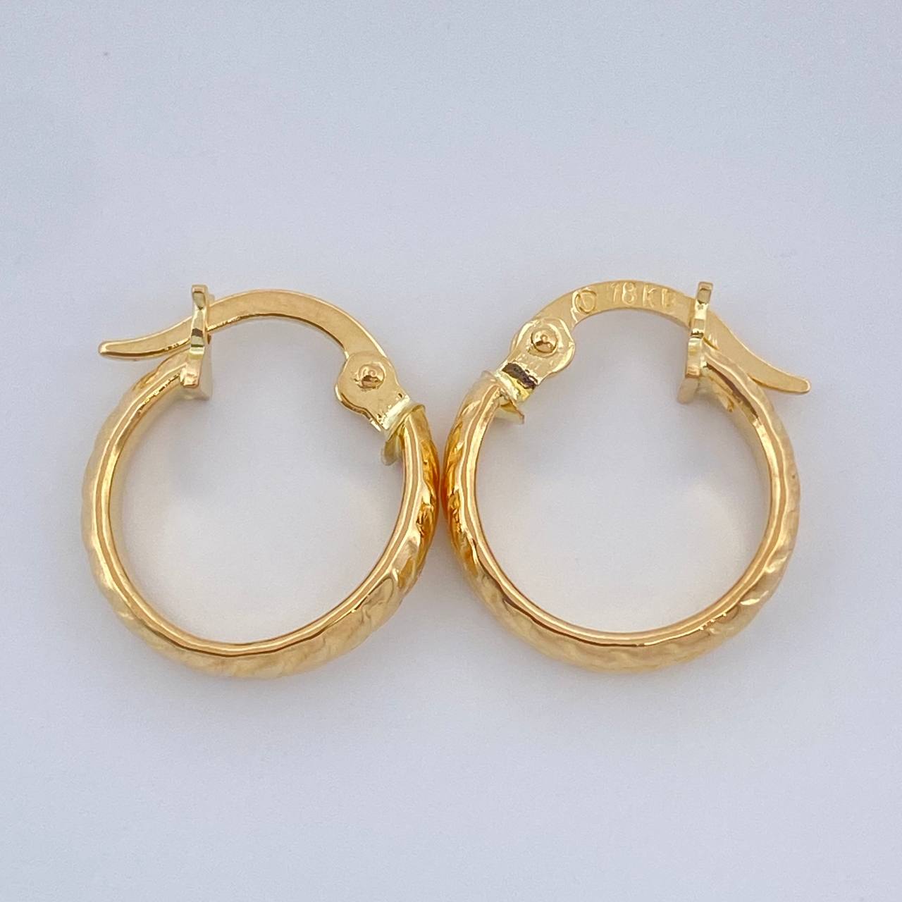 Candongas Kuki 0.9gr / 1/2 in / Oro Amarillo 18K $