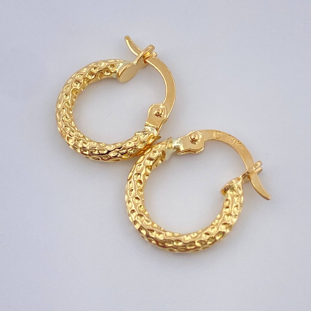 Candongas Carly 0.9gr / 1/2 in / Oro Amarillo 18K $