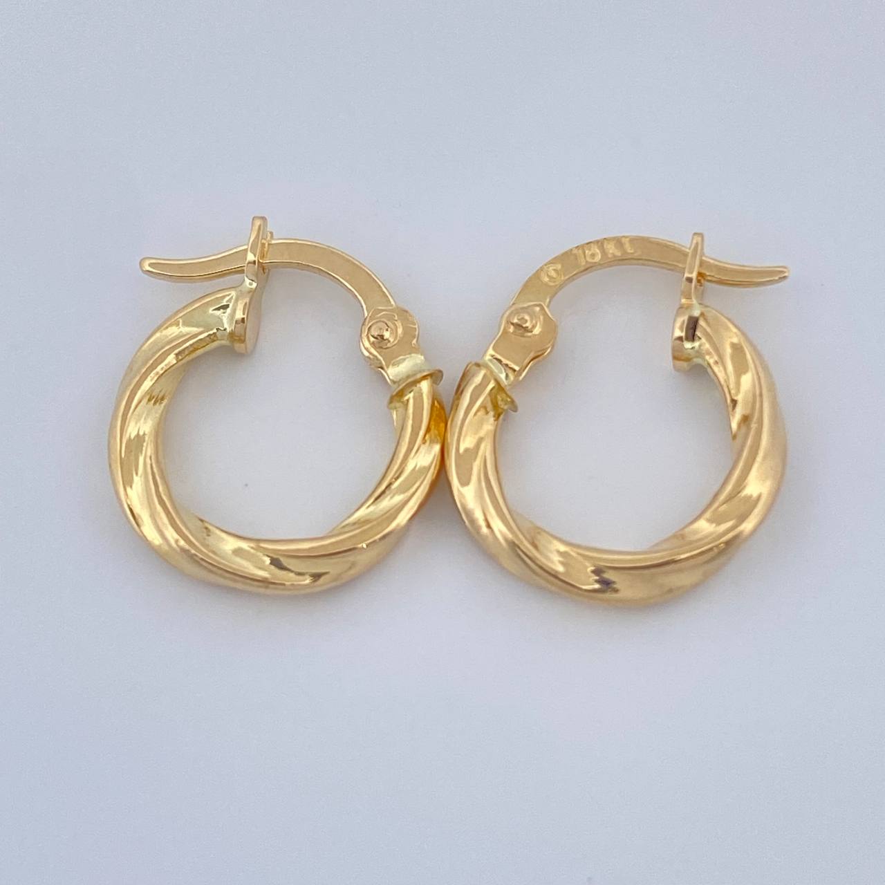 Candongas Kari 0.9gr / 1/2 in / Oro Amarillo 18K $
