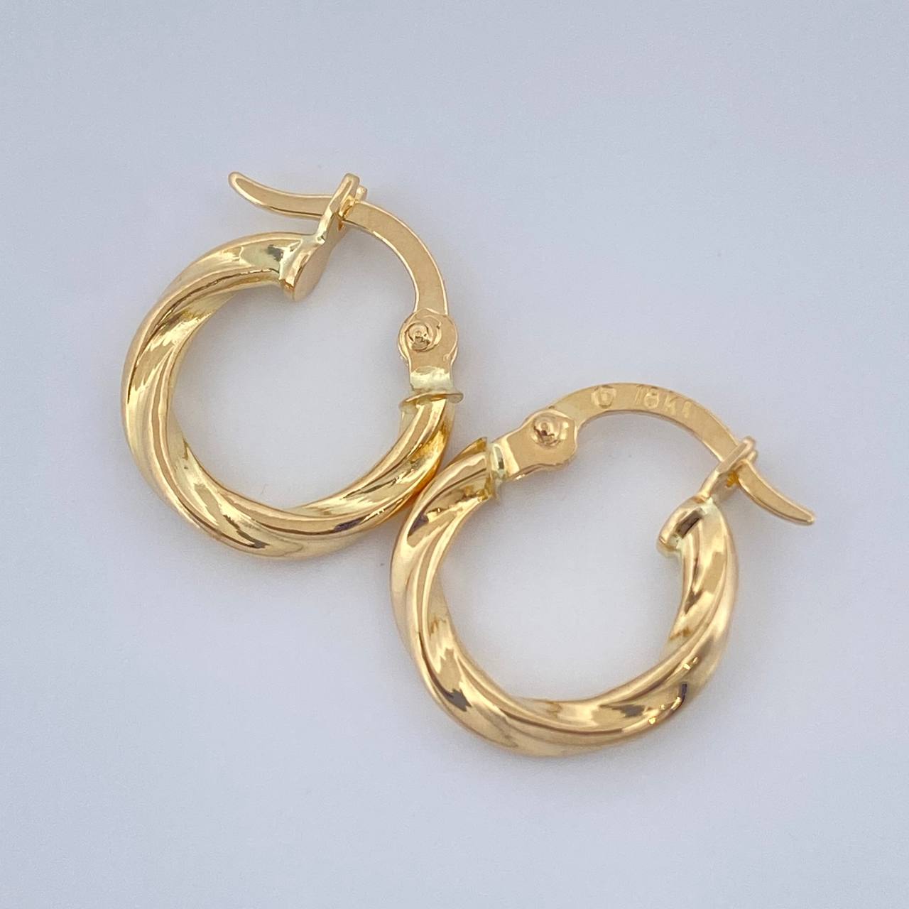 Candongas Kari 0.9gr / 1/2 in / Oro Amarillo 18K $