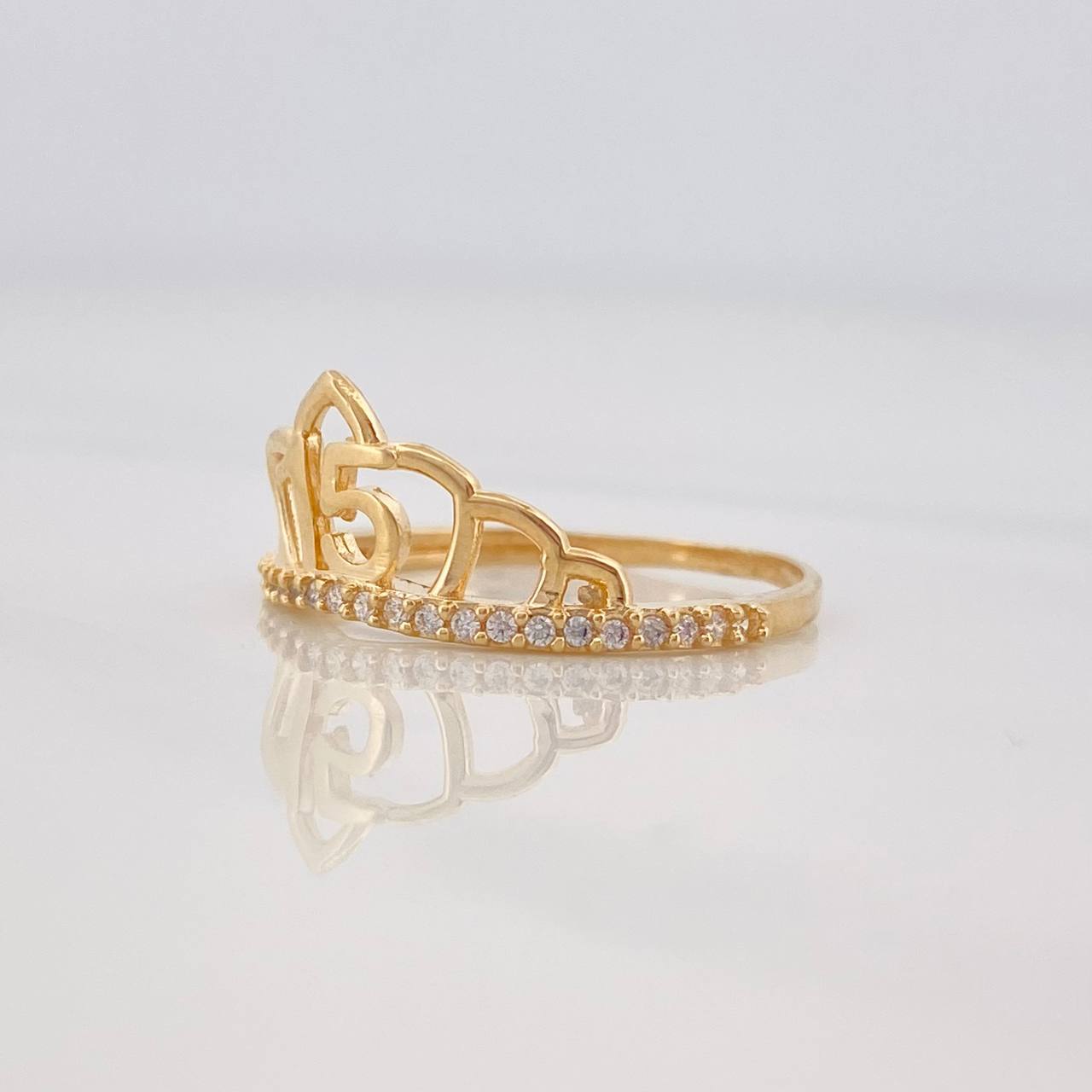 Anillo Tiara 15s 1.8g / T7 Oro Amarillo 18K