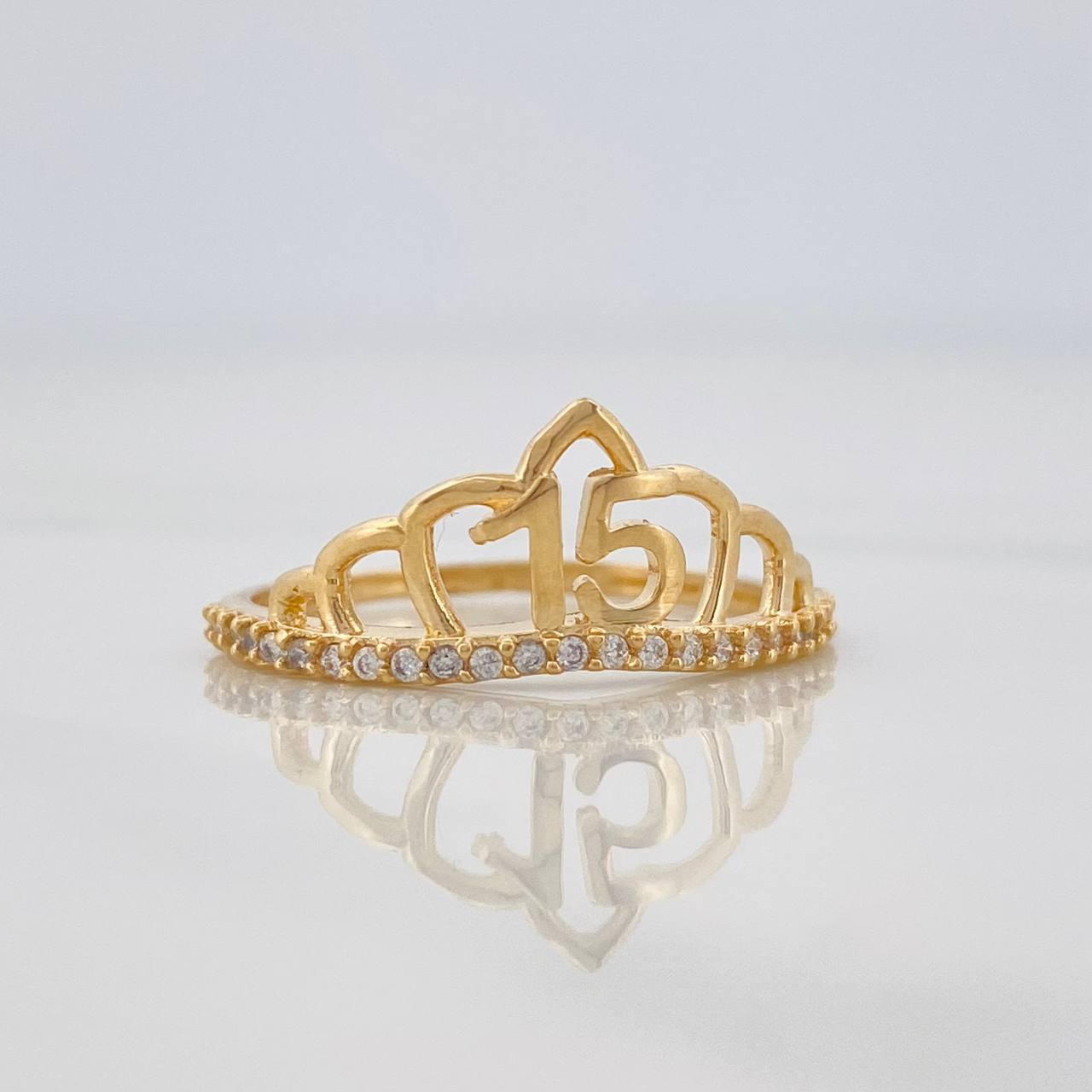 Anillo Tiara 15s 1.8g / T7 Oro Amarillo 18K
