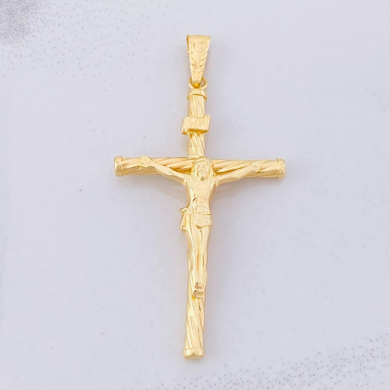 Dije Cruz Cristo 1.6g / 2 in Oro Amarillo 18K