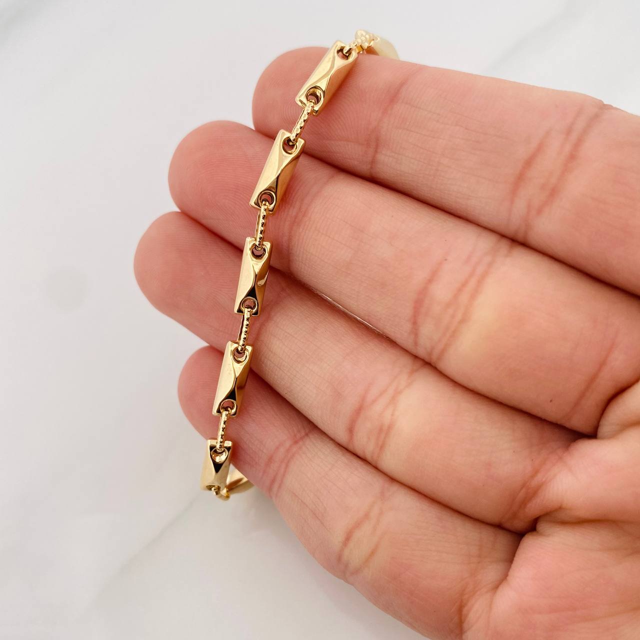 Rustic Bracelet Rhombuses 5g / 7 3/4 in / 3.7mm Yellow Gold 18K