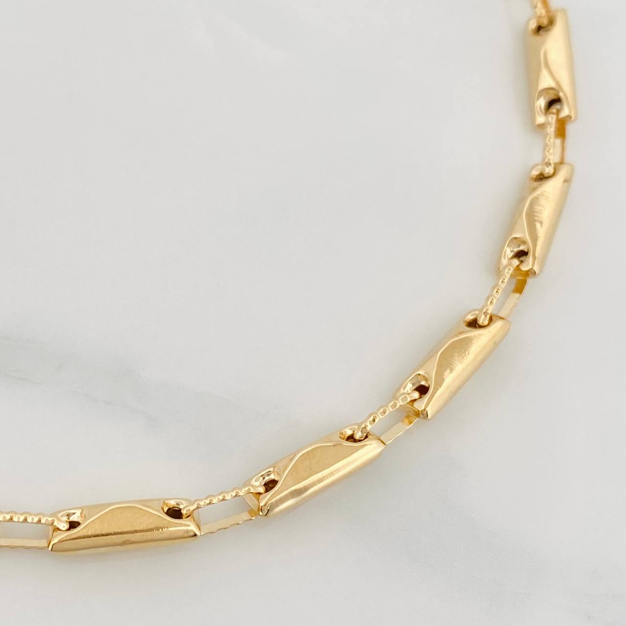 Rustic Bracelet Rhombuses 5g / 7 3/4 in / 3.7mm Yellow Gold 18K