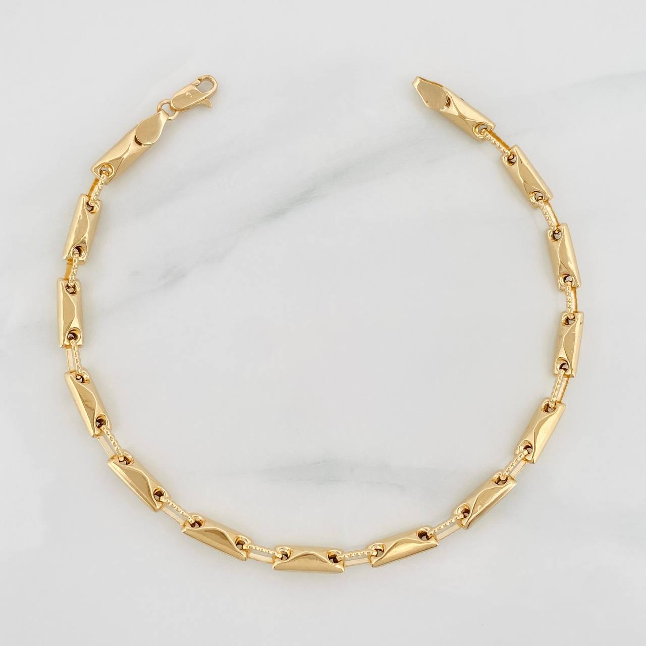 Rustic Bracelet Rhombuses 5g / 7 3/4 in / 3.7mm Yellow Gold 18K